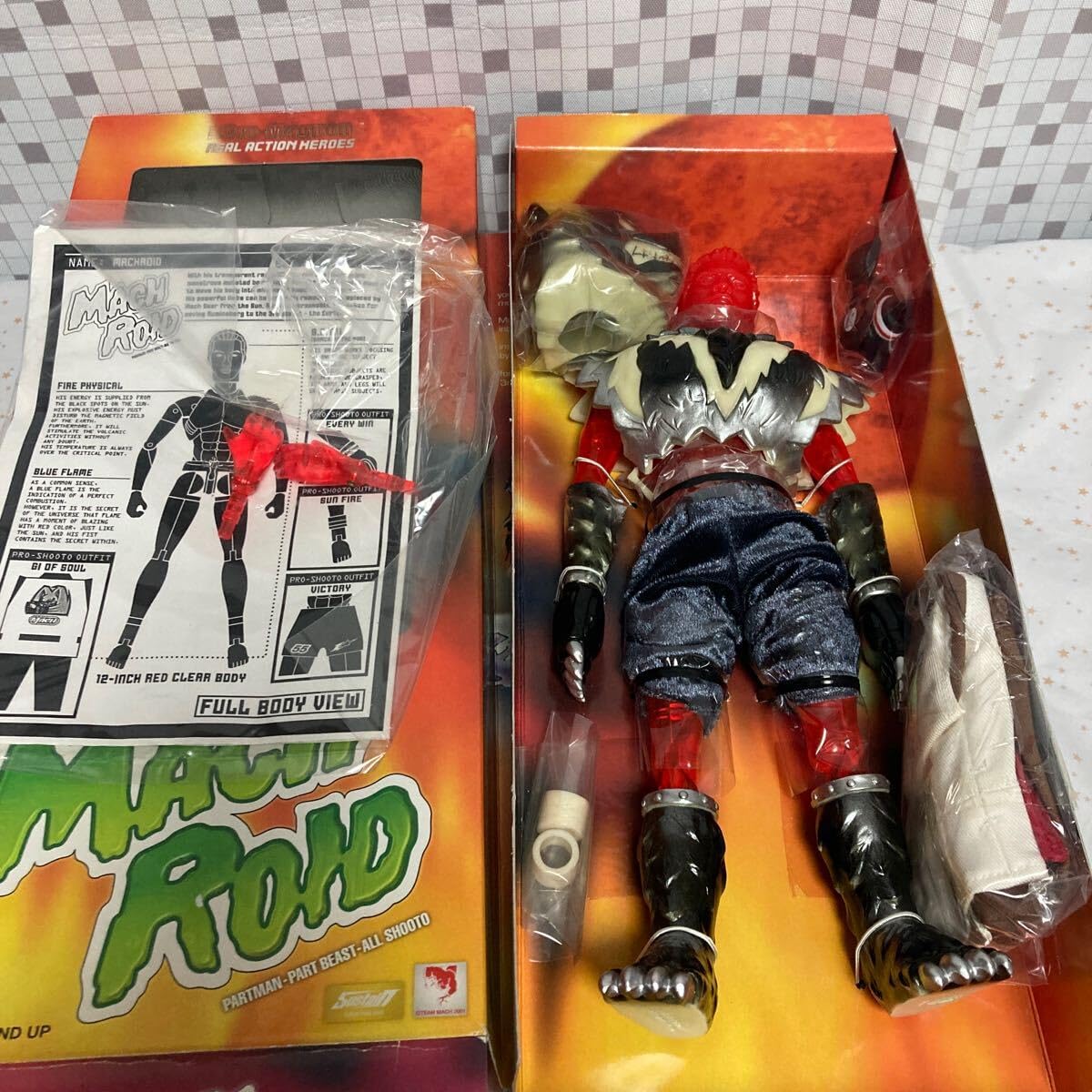 超希少 COCOBAT マイクロバッタ クロマニヨン RAH100 メディコム