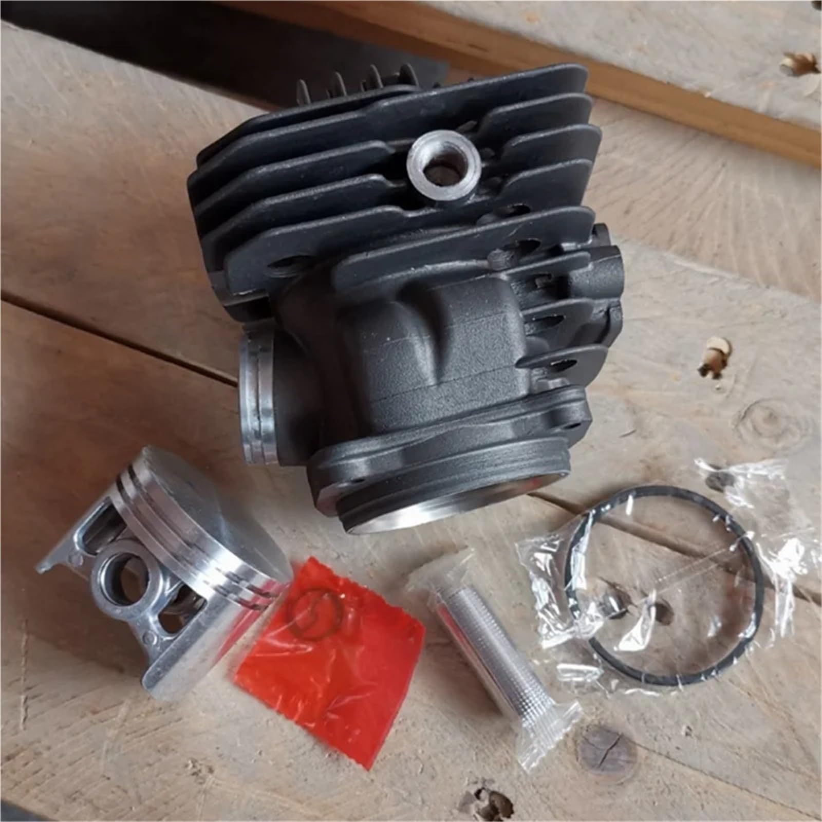 Zestaw tłoka cylindra Om965 (48 mm) pasuje do pił łańcuchowych Oleo-mac 965 do zespołu cylindra do zespołu zacisków pierścieniowych Kolben