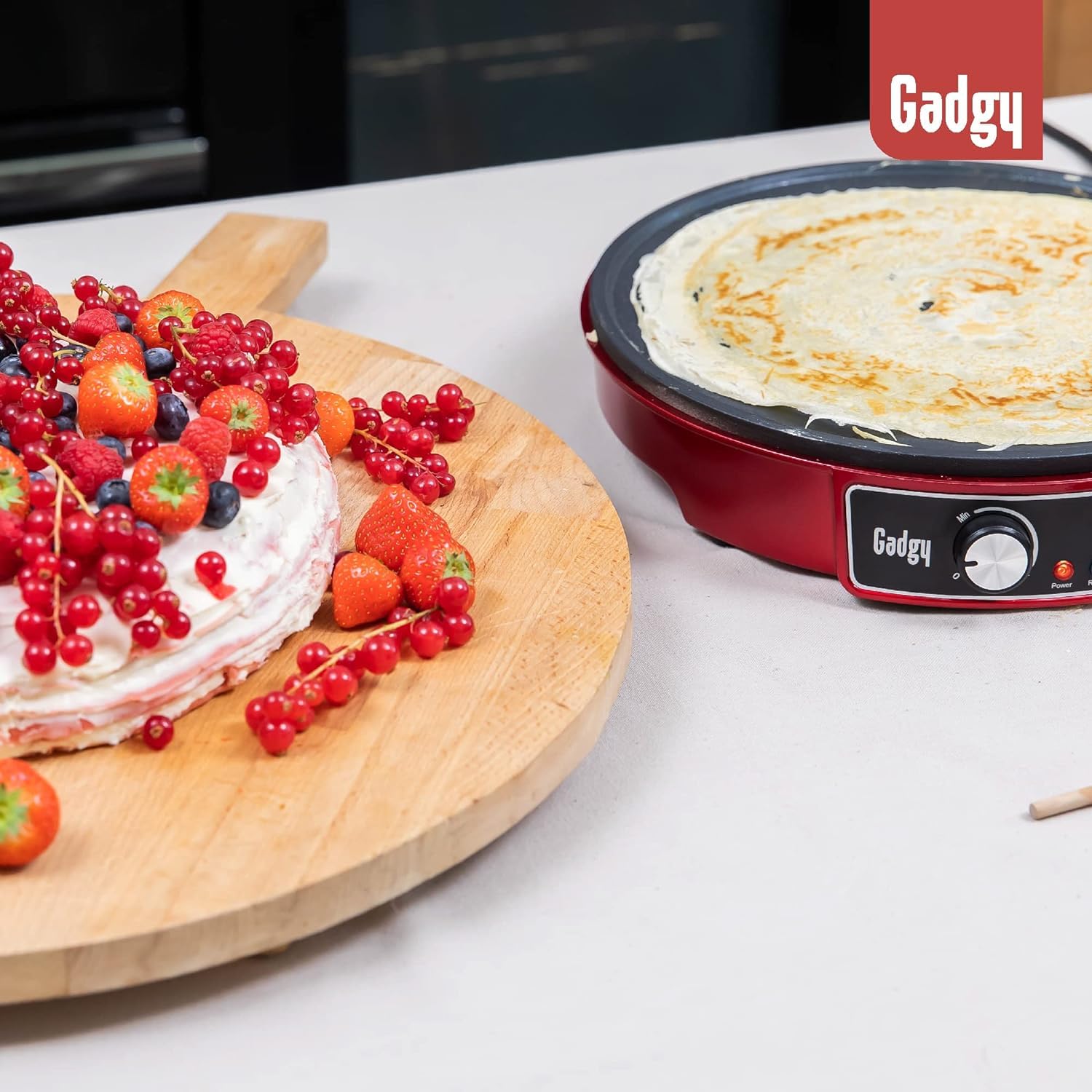 Gadgy Crêpes Maker elektrisch mit 30 cm Platte – Antihaftbeschichtetes Crêpe-Gerät inkl. Teigverteiler & Wender – Ideal für Crêpes, Pfannkuchen, Pancakes, Poffertjes & mehr
