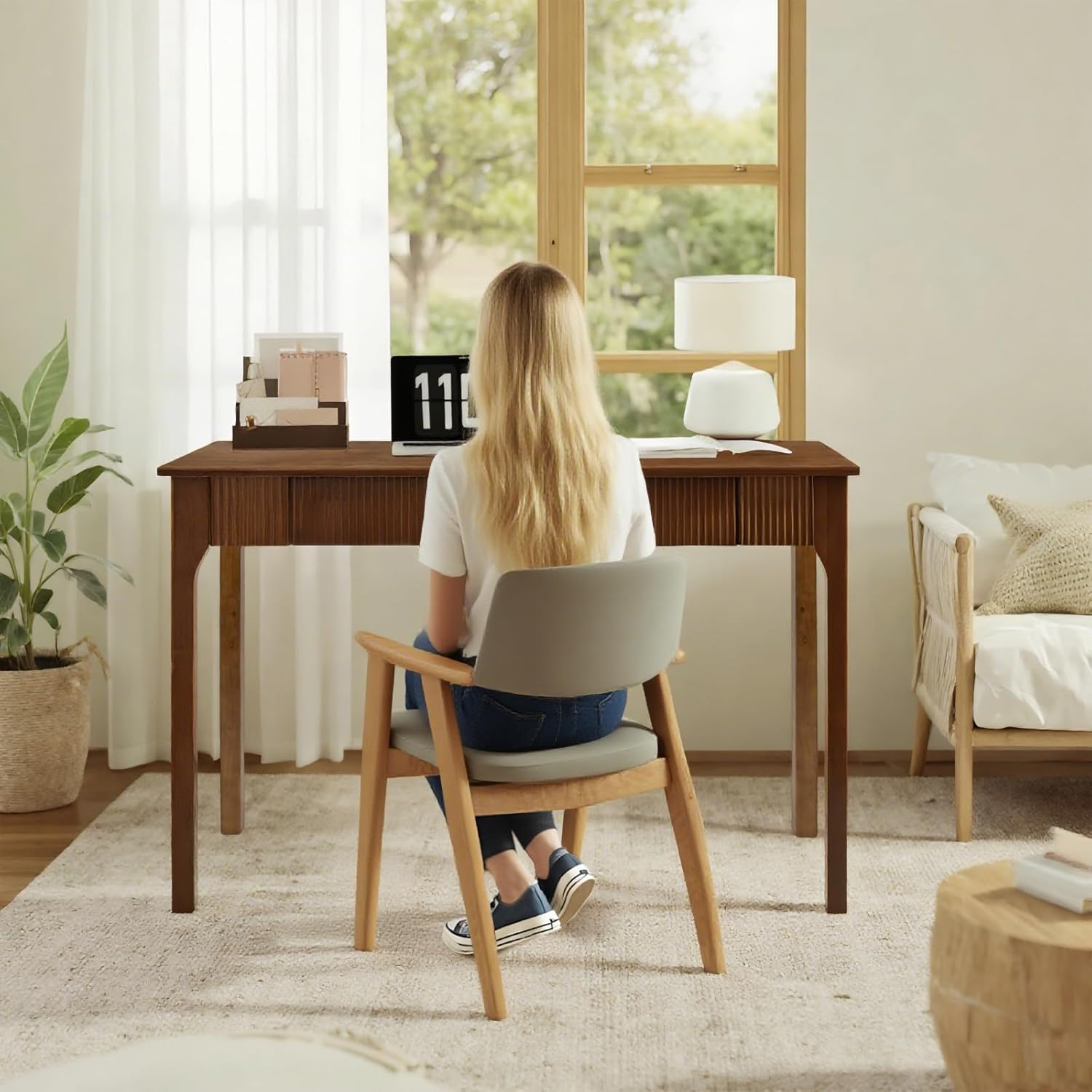 47.2'' Solid Wood Desk with 2 Drawers, Mid Century Modern Home Writing Office Wooden Desk ,Vintage Computer Table with Storage for Living Room, Bedroom, Fluted Design Brown (Walnut, 47.2 Inch) Walnut 47.2 Inch
