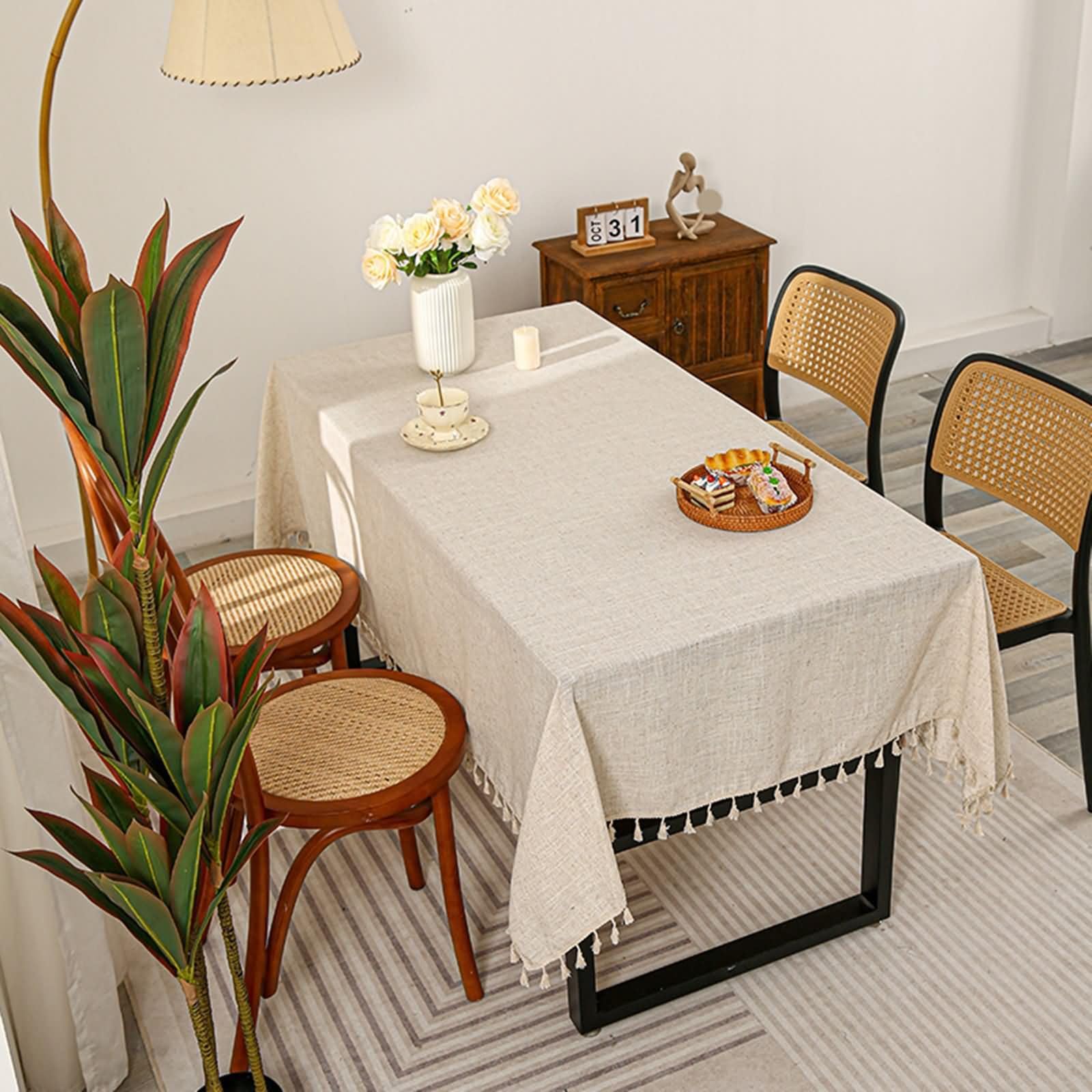 Nappe lavable anti taches beige rectangle 140 x 220 en polyester