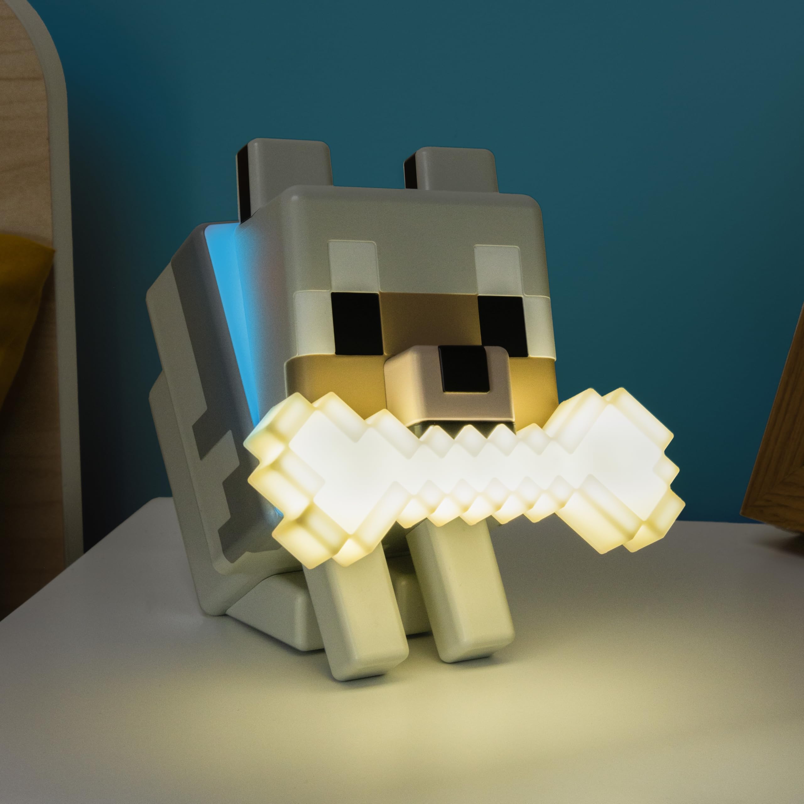Paladone - GloBuddies Lámpara LED de noche con luz que cambia de color en 3D de Wolf con licencia oficial de Minecraft, toca para cambiar de color, merchandising de gaming, funciona con pilas