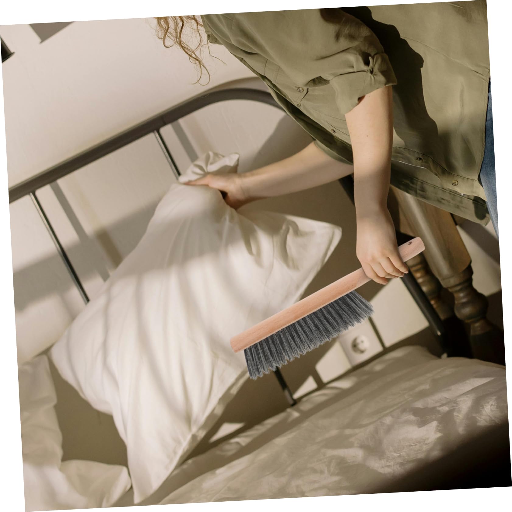 Cabilock Wooden Hand Broom Brush for Bed Dust Removal Small Cleaning Brush for Furniture Upholstery