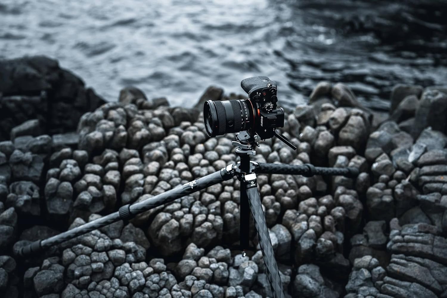 Silence Corner - Atoll S+, Black/Lava - Rotating Collar for Sony Mirrorless Cameras, Fast Orientation Change Vertical/Horizontal, Easily Change Lenses, Universal Tripod Mounting, Faster than L-Bracket