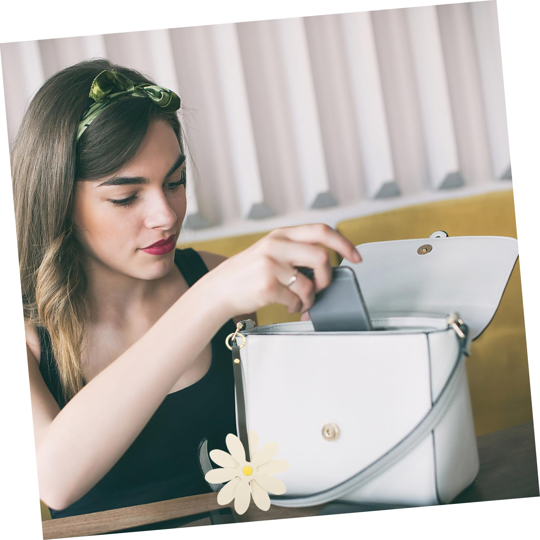 Veemoon portachiavi margherita Pendente a borsa arredamento Pendente portachiavi Carino chiave ciondolo portachiavi keyring di fiori per le donne pelle sintetica bianca