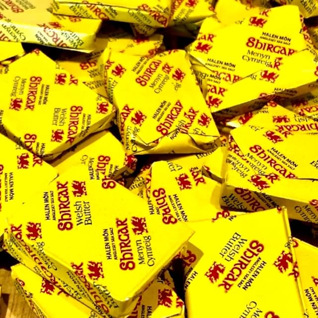 100 x Shirgar Pure Welsh Salted Butter Portions with Halen Mon Anglesey Sea Salt