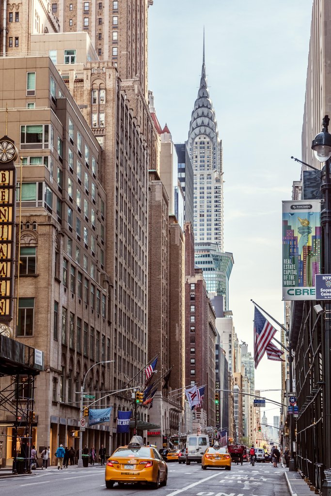 Amazon.co.jp: New York City Street View with Chrysler Building