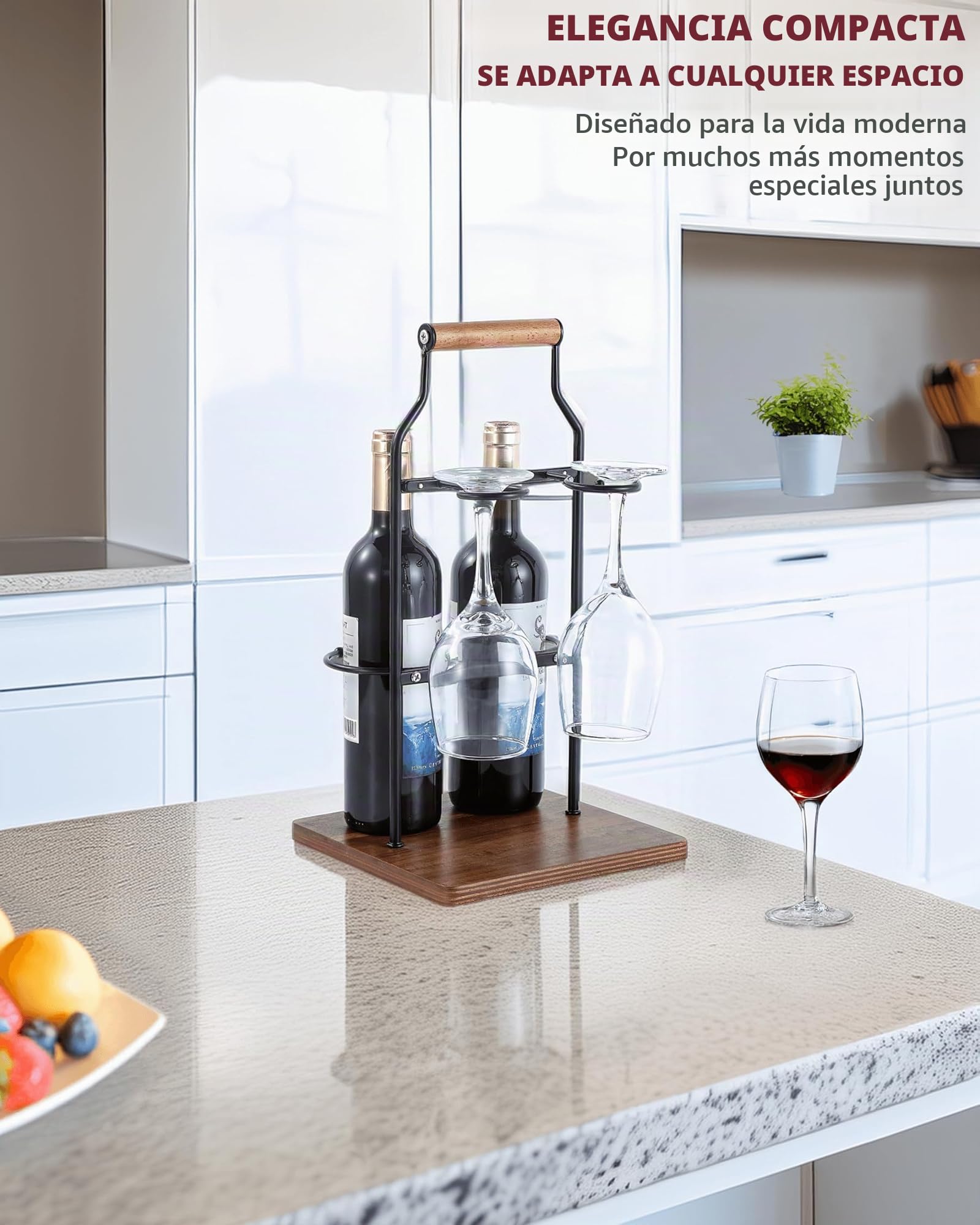 Estante de vino de encimera con asa, organizador de vino independiente con capacidad para 2 botellas y 2 copas de tallo, soporte portátil para botellas de vino y vidrio con base de madera para bar