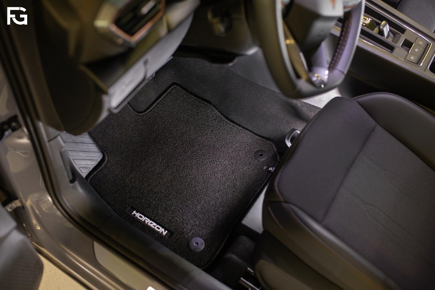 MOTOS Alfombrillas Coche Velour para Hyundai i20 III Desde 2020 - Alfombras Coche con Cierre Antideslizante y Soporte Granular, Alfombrilla Coche Duradera y Fácil de Limpiar, Diseño Elegante