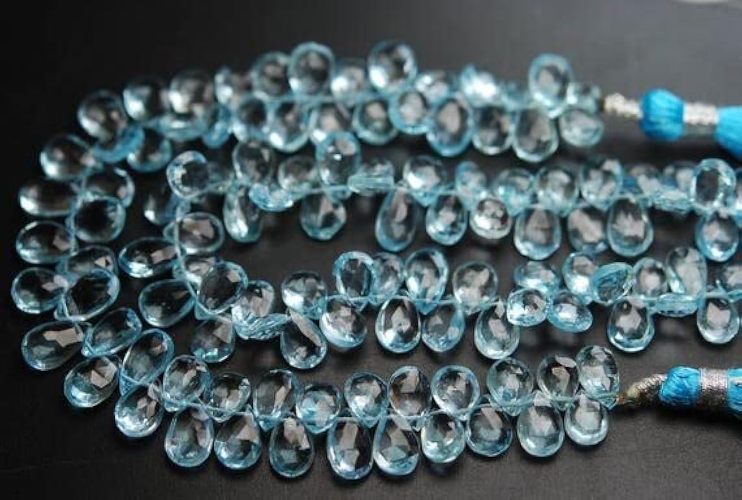 Briolettes bleu ciel de 7-11mm pour composer vos parures d'été et bijoux de créateurs bohèmes