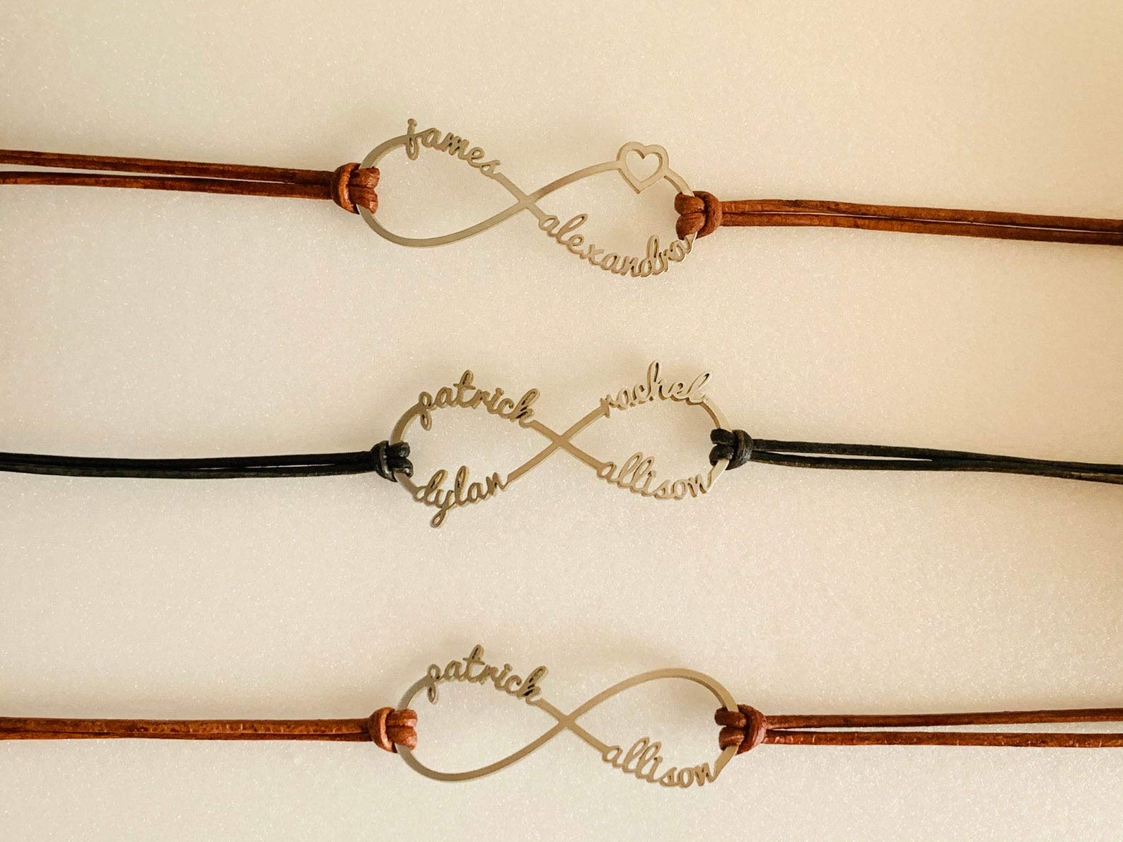 Pulsera Personalizada Infinito con Nombre, Acero Inoxidable | Hasta 4 Nombres, Cadena de Cuero, Corazón de Amor Hecho a Mano, Regalo San Valentín y Día de la Madre