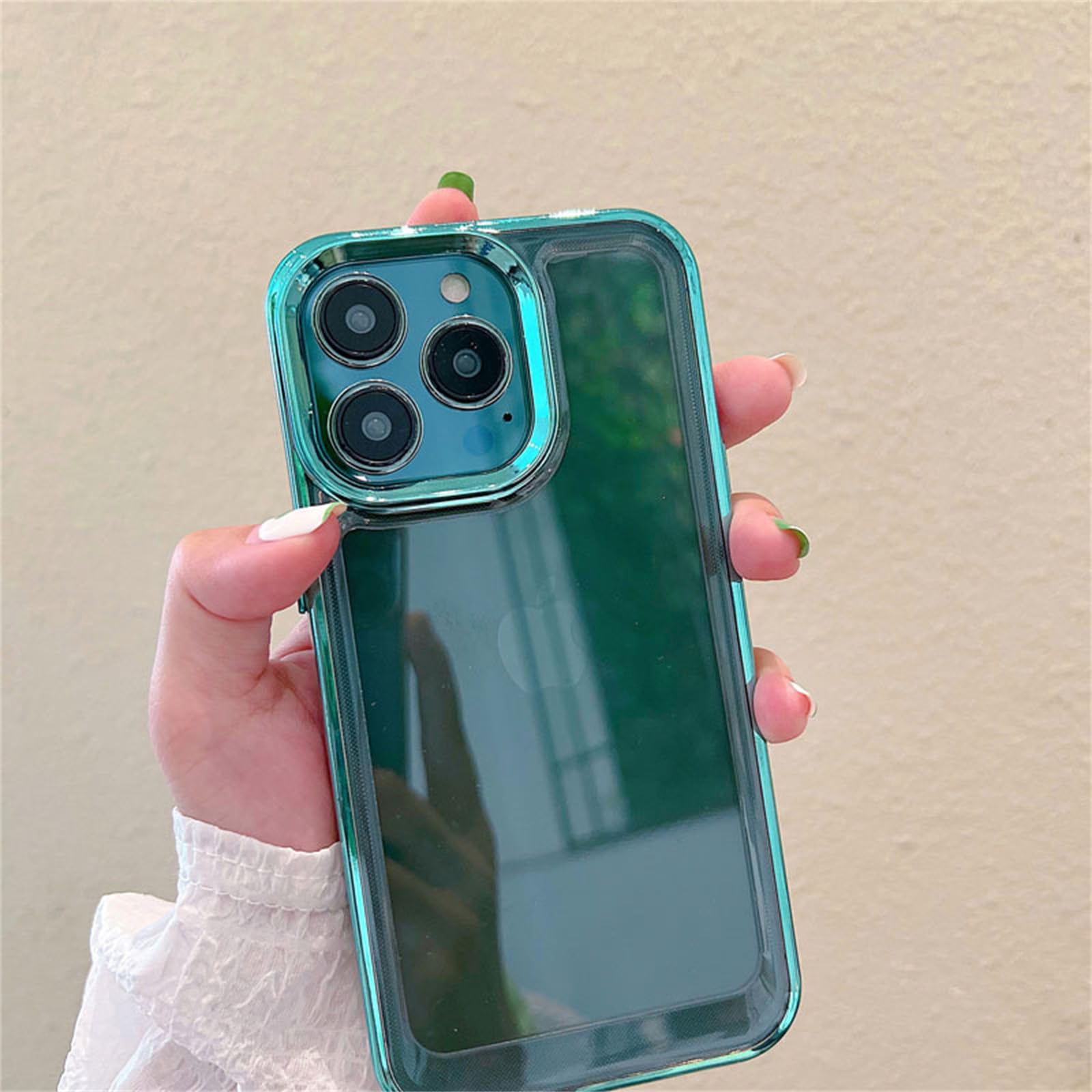 iPhone15Pro　ケース　おしゃれ　グリーン　緑　韓国風　かわいい　派手 iPhone15グリーンに合うケースはどれ？iFace Reflectionで試してみた