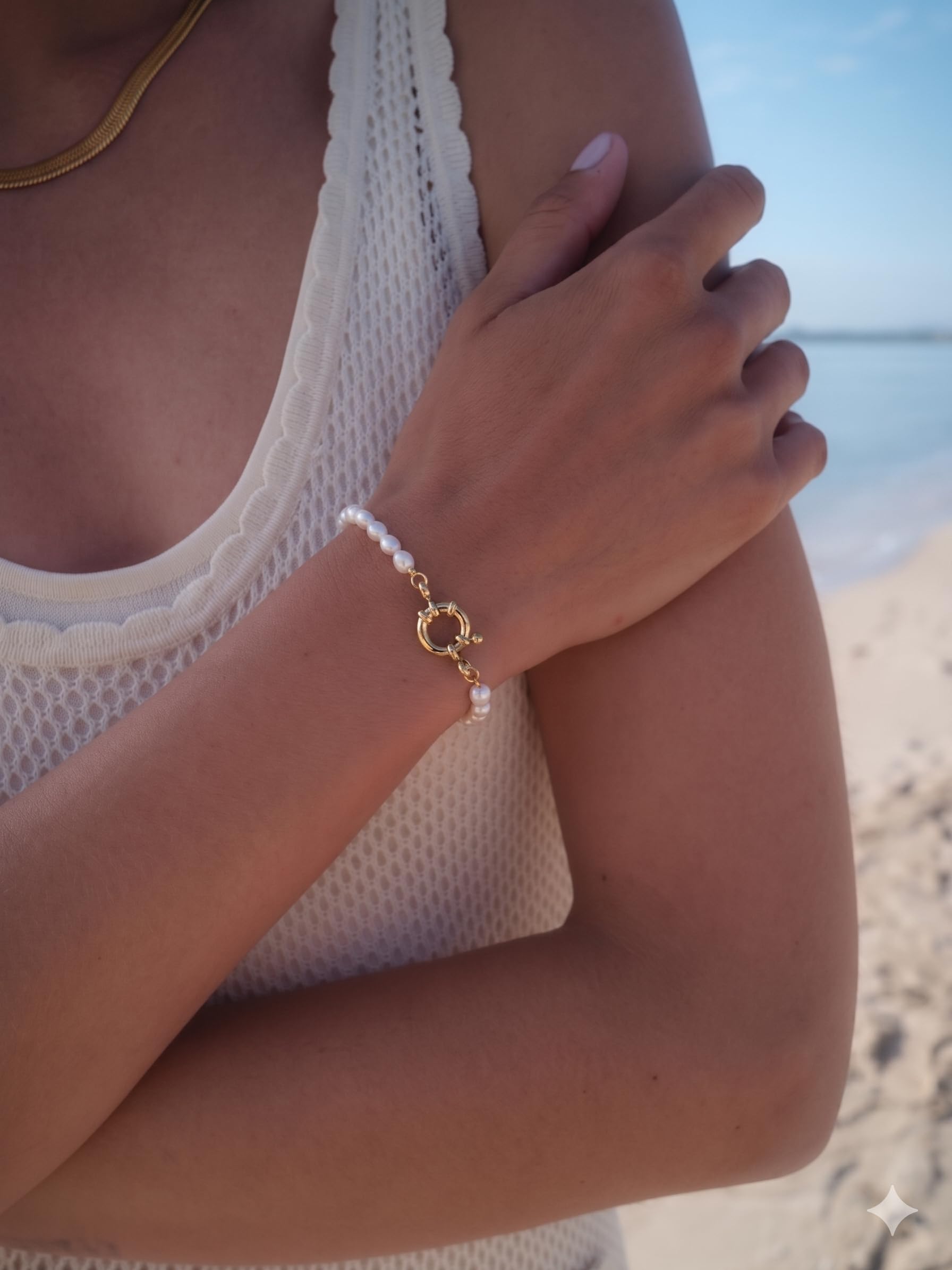 Purelei Pearl Charm Armband – Armband mit Süßwasserperlen & Charm-Öse – 14K/18K vergoldeter Edelstahl – 16–19 cm – eleganter, kombinierbarer Schmuck – Verstellbar