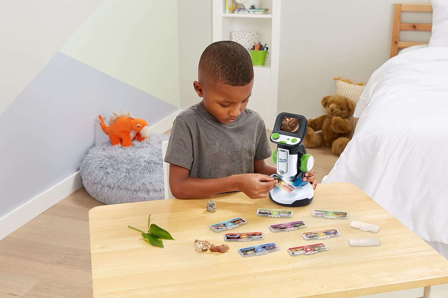 Leapfrog Magic Adventures Microscope | Educational Science Toy for Children | Suitable for Boys & Girls 5, 6, 7 Years |