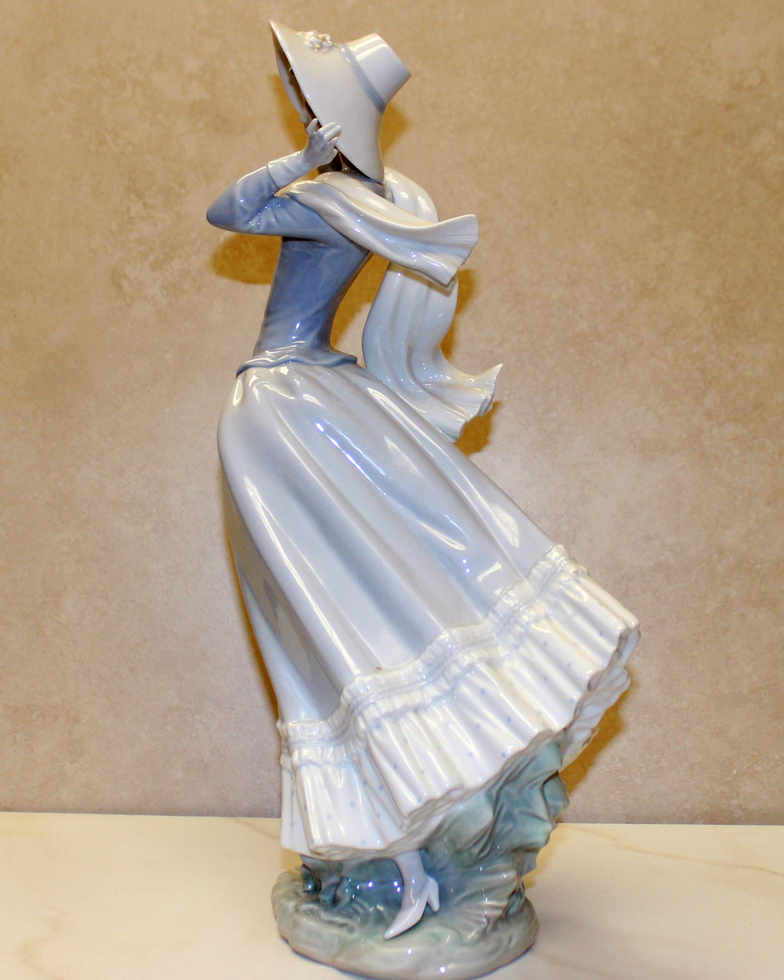 Amazon.com: Lladro Spring Breeze 4936 Lady : Home & Kitchen