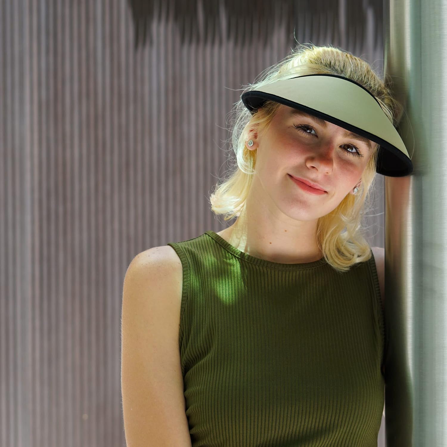 No Headache Velo Broad Brim UPF +50 Adjustable Strap Packable Travel Visor Pure White at  Women’s Clothing store