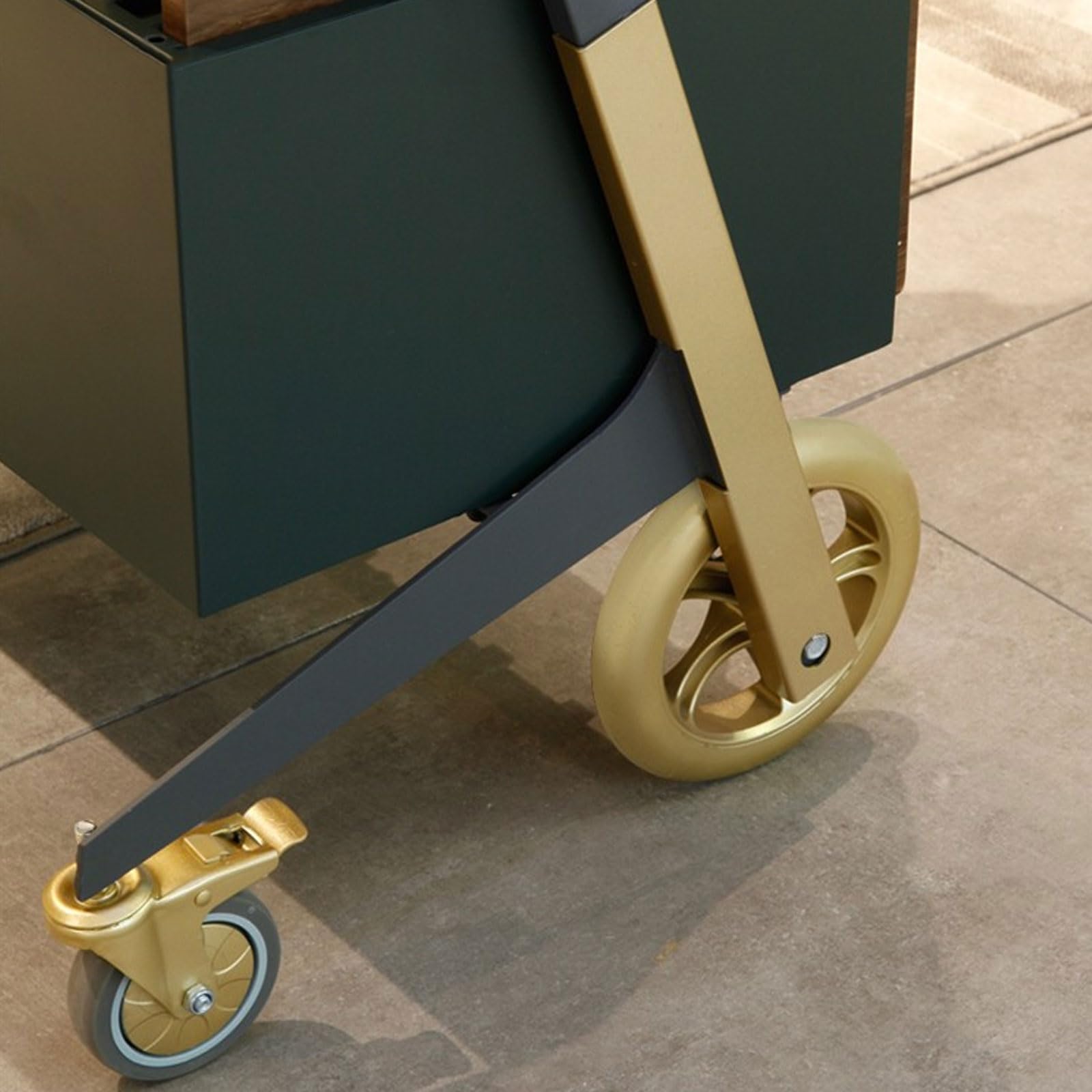 Carrello Bar su Ruote, Carrello in Metallo a 2 Ripiani per Cucina e Sala da Pranzo, Ideale per conservare Vino e Bevande, Perfetto per arredare la casa e intrattenere Gli Ospiti.