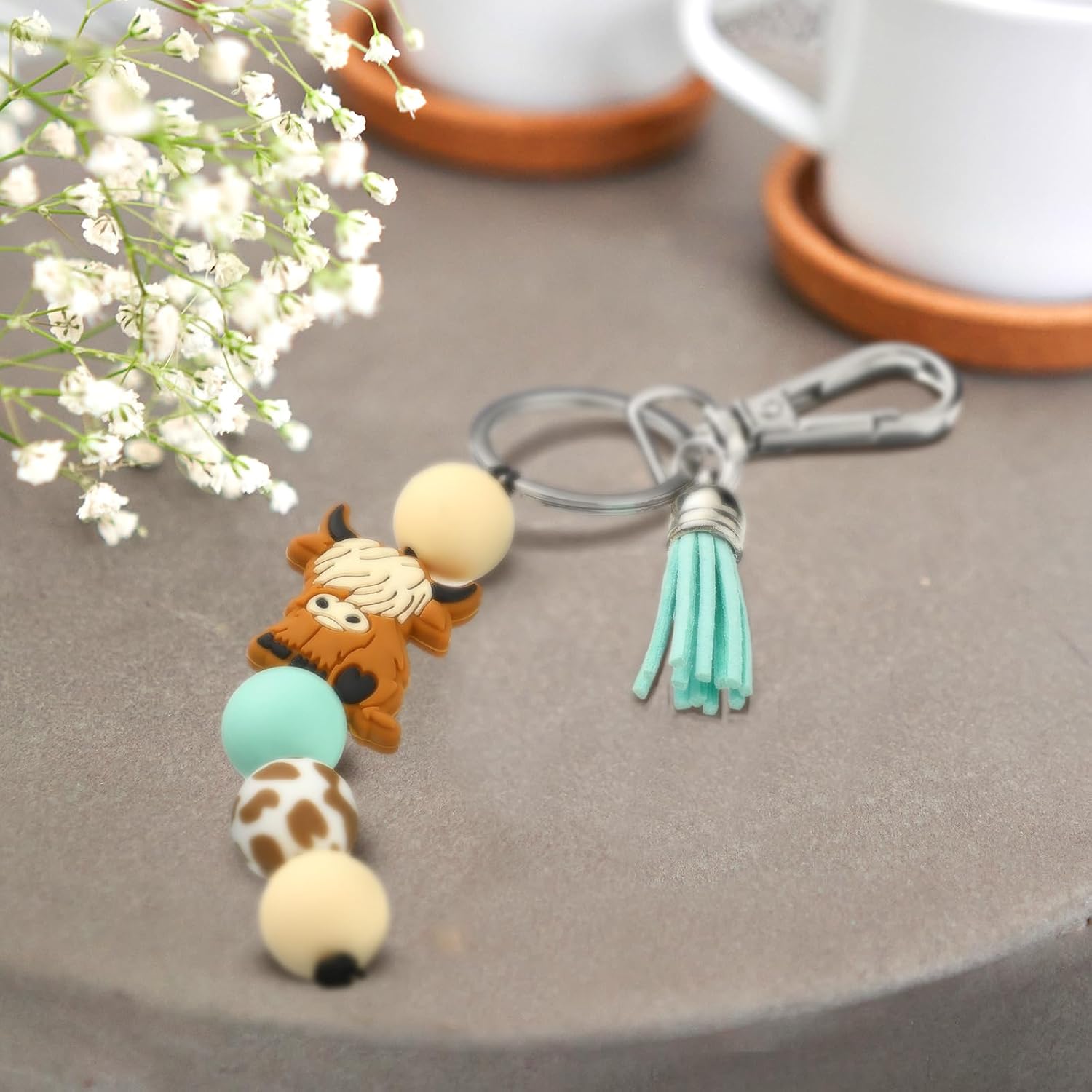 Tondiamo Christmas Highland Cow Keychain Highland Cow Party Favors Cute Gifts Animal Keychains with Tassel for Women Men Gift