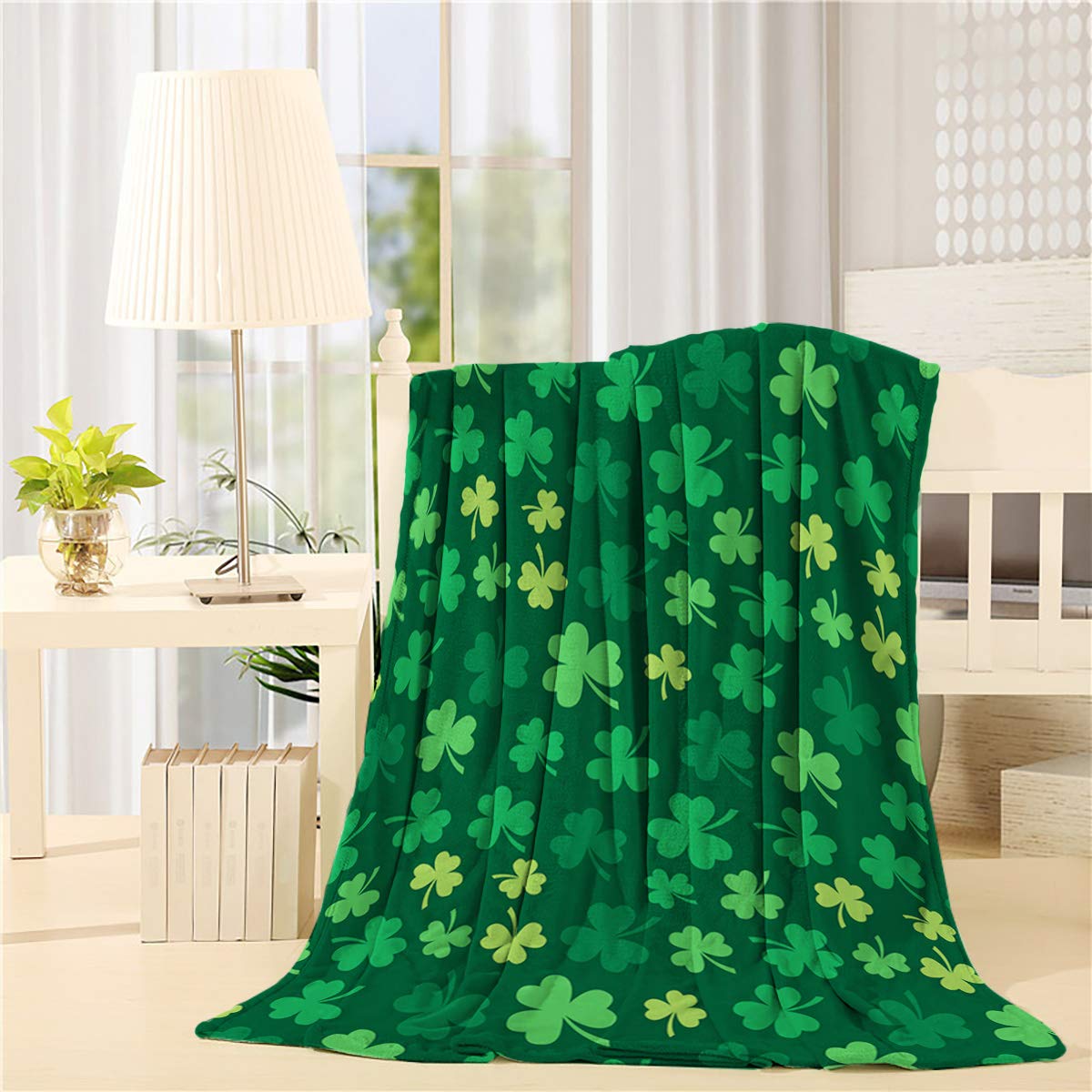 LALADecor St. Patrick's Day Plush Microfiber Fabric Throw Blanket Lightweight Warm Couch Bed Blankets 40x50 inch Green Lucky Shamrocks Irish Clover