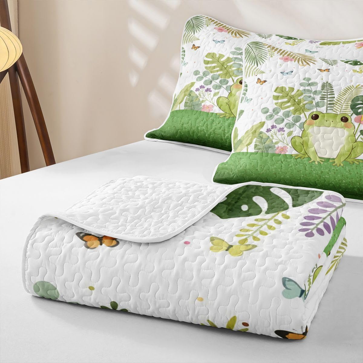Cute Frog Quilt Set Twin Green Eucalyptus Quilted Bedding Cartoon Animal Pattern Bedspread Coverlet Wildlife Butterfly Quilt Comforter Lightweight Quilted Blanket for Hot Sleepers Boys Girls