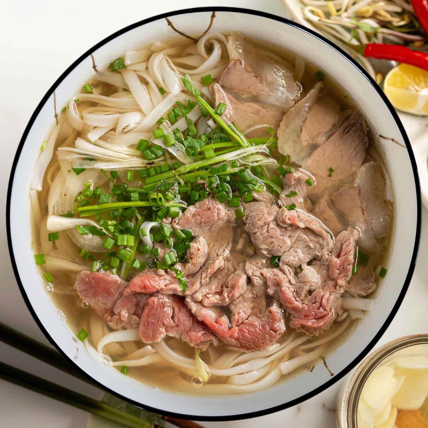 Cuenco grande de sopa de 60 onzas, cuencos de pho, cuencos de porcelana blanca con borde de 8 pulgadas, juego de 3, perfectos para comidas abundantes y servir