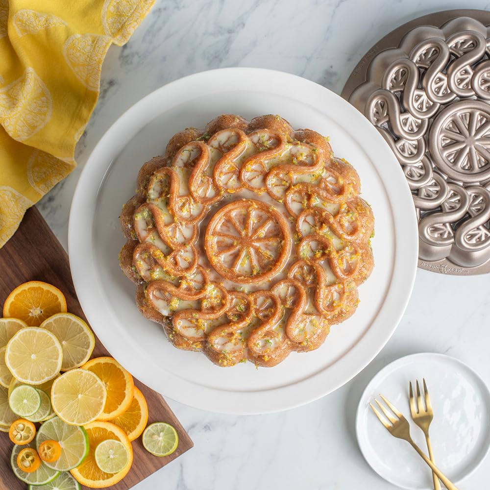 Nordic Ware Citrus Twist Pan, capacité de 8 tasses, caramel