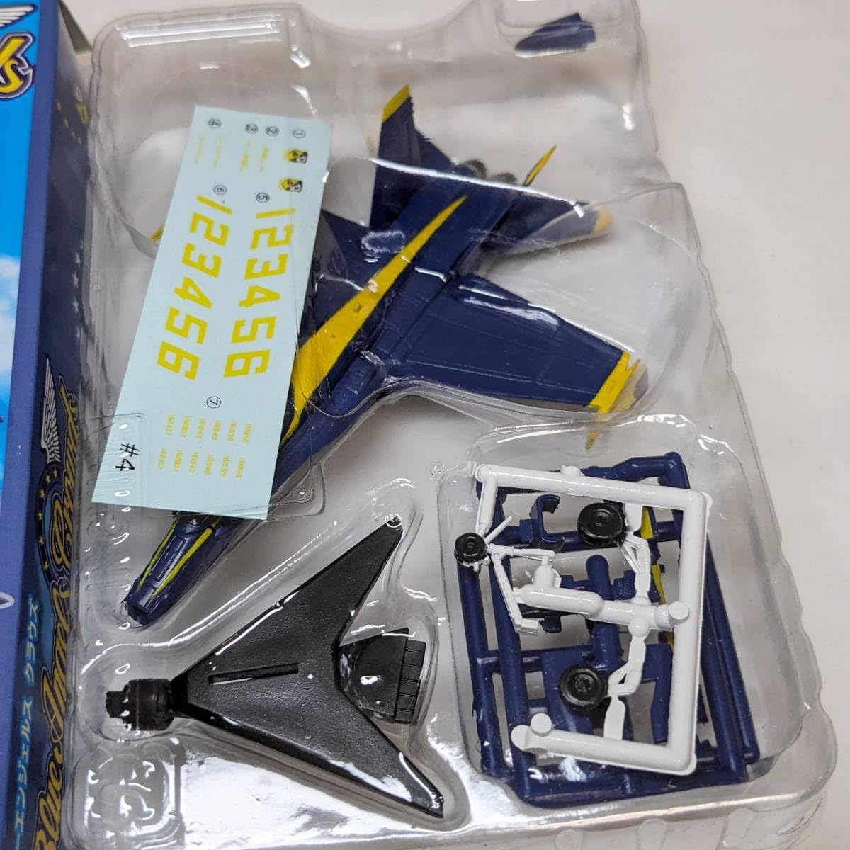 Amazon.co.jp: エフトイズ 1/144 F/A-18 ホーネット ブルー