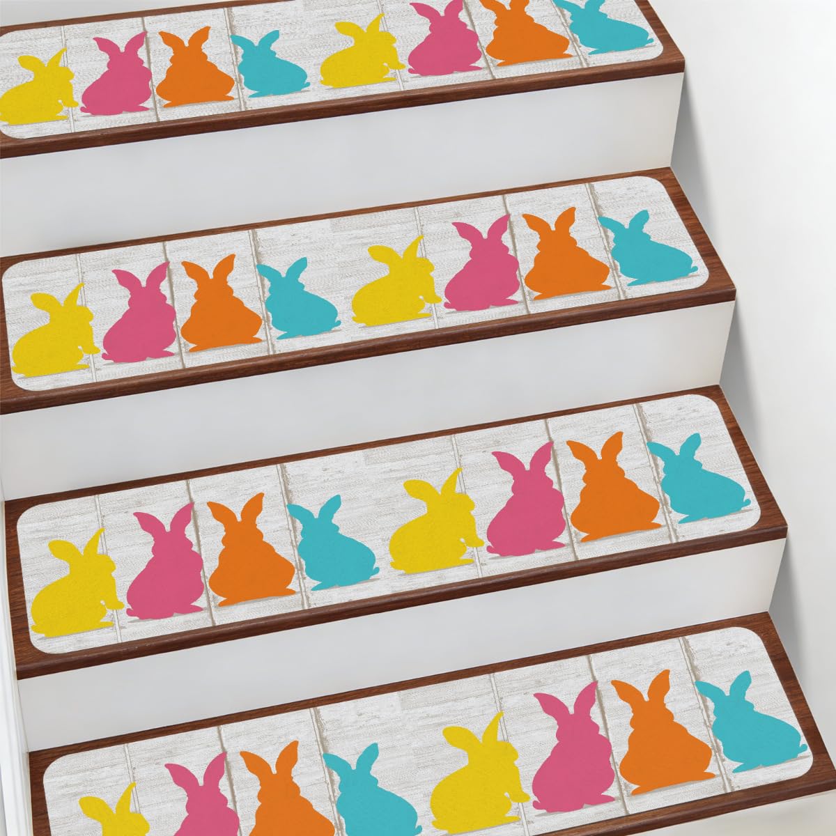 Tapetes antideslizantes para niños de 7.8 x 30 pulgadas con motivos de Pascua sobre fondo madera
