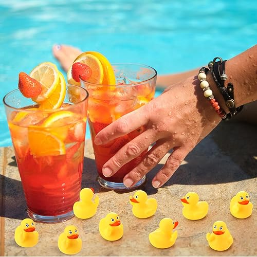 Miniatura 10 de Vinsot 100 piezas de mini patos de goma a granel, juguetes de baño de pato de goma chirriantes, juguete de baño para fiesta de cumpleaños, regalo de