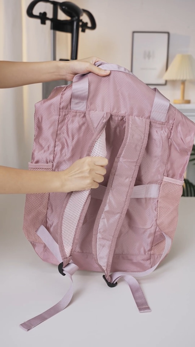 Amazon.com: GOLF QUALITY Foldable Convertible Tote Backpack  display picture 2