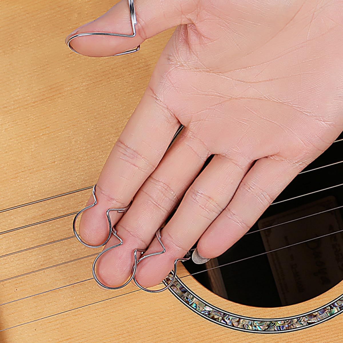 TOYANDONA 8 pièces Médiators Métalliques pour Doigts de Guitare et Basse Ergonomiques et Durables Protection Confortable pour Pouce et Index Accessoires pour Banjo et Instruments à Cordes