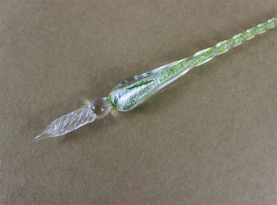 Hillento Crystal Glass Dip Pen Glass Signature Pen Elegant Crystal Dip Sign Gift Pen for Writing Decoration Purposes + Gift Box, as Christmas Gift and Business Present, Green