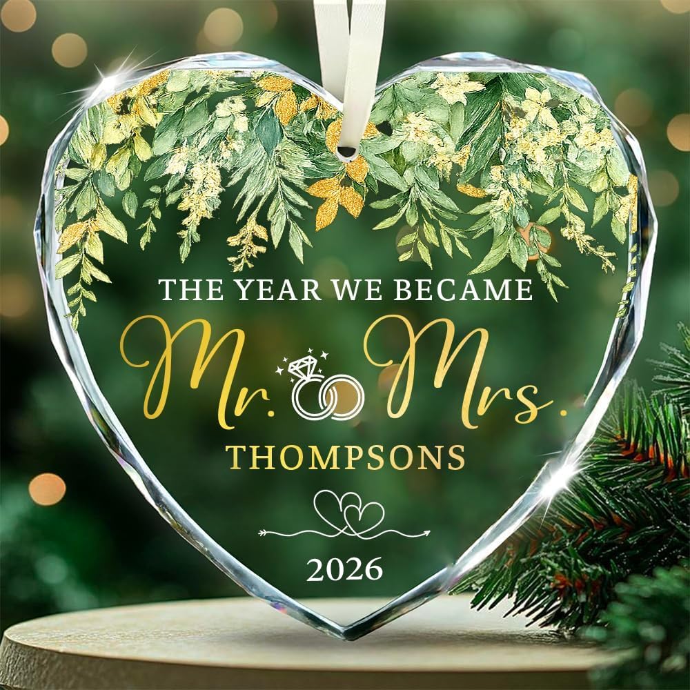 Personalized Glass Heart Ornament – Custom Mr and Mrs Wedding Date Decoration, First Christmas Married Ornament 2026, Newlywed Anniversary Keepsake, Marriage Christmas Ornaments Gift for Couples