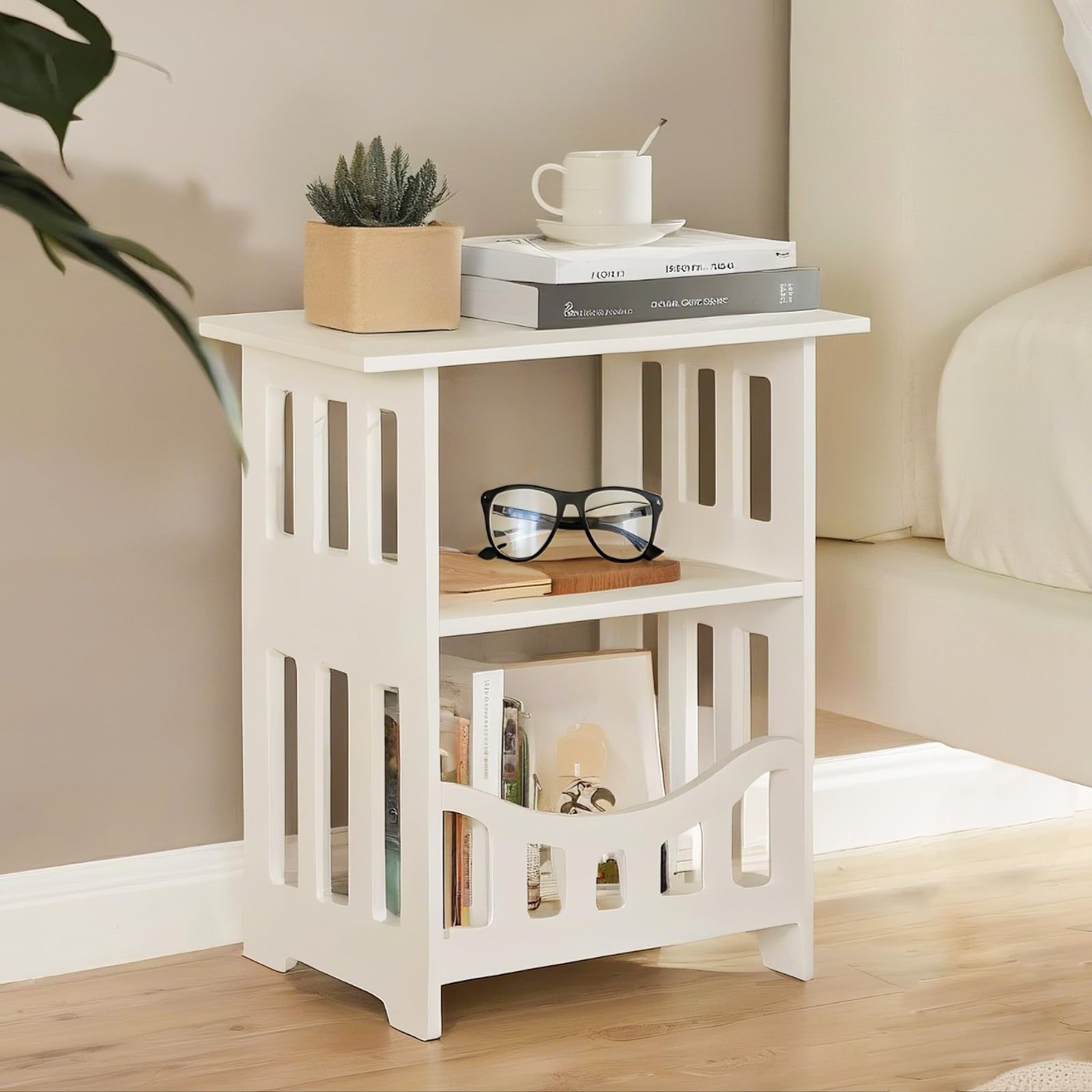 powerking Mesa auxiliar blanca de 3 niveles, mesita de noche pequeña con cesta de almacenamiento, estante de almacenamiento delgado para sala de estar, dormitorio, baño, oficina, balcón, pasillo