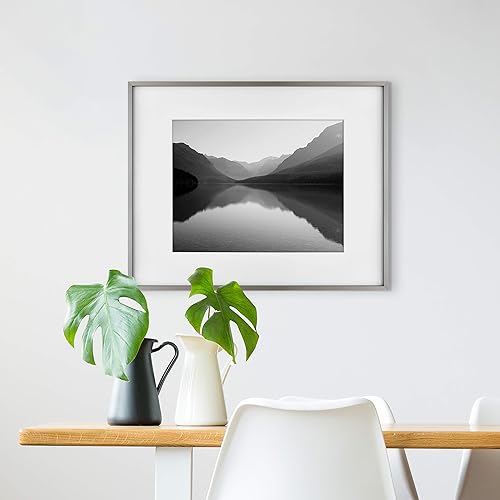 Vista 131 de MCS Master & Co. Foundry Gallery - Marco metálico de pared color negro, 16 x 24 pulgadas sin paspartú