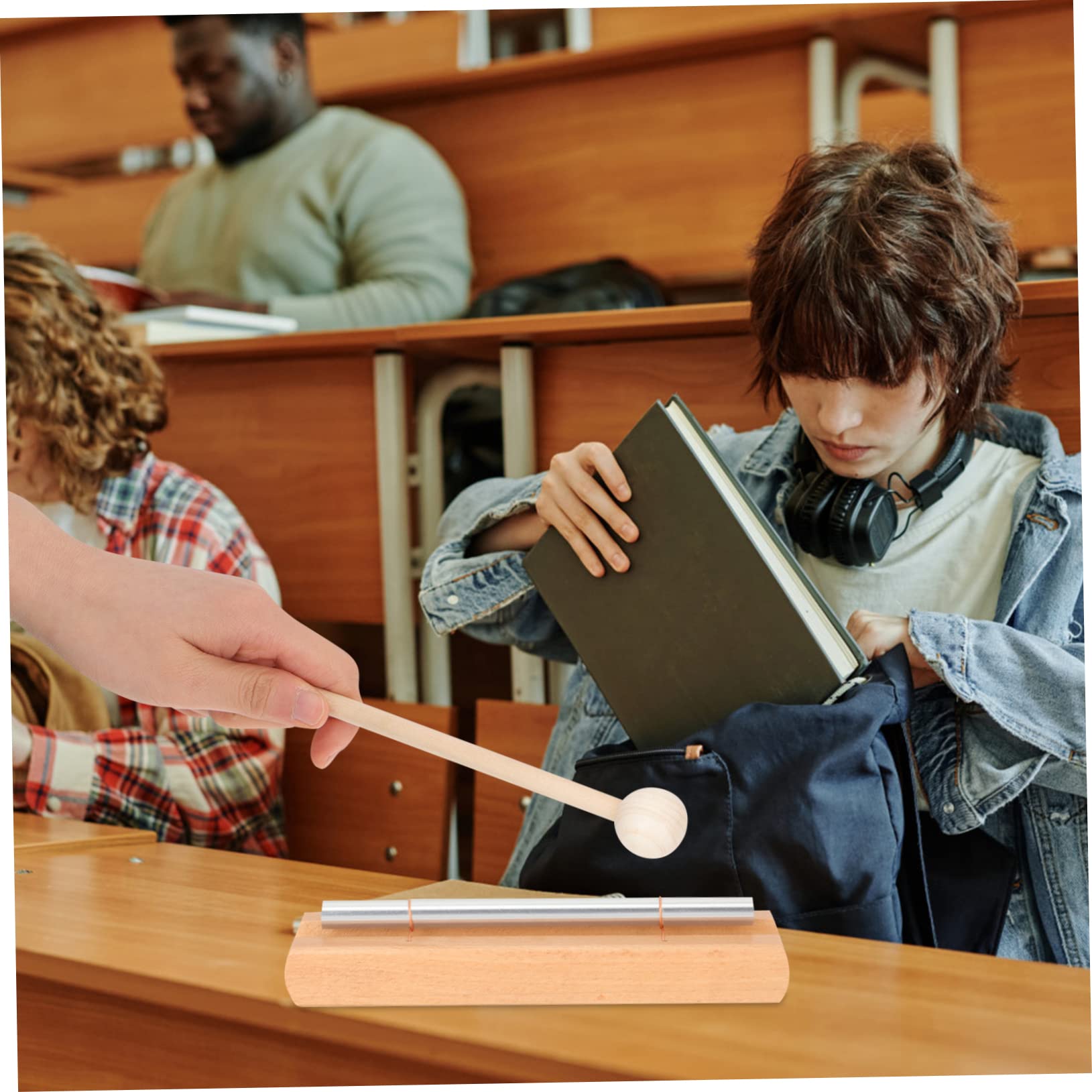 Campanelli a Mano per Meditazione e Mindfulness, Set da 2 in Metallo e Legno Base Stabile, Strumenti a Percussione per Yoga, Aula e Preghiera, Suono Nitido e Prolungato