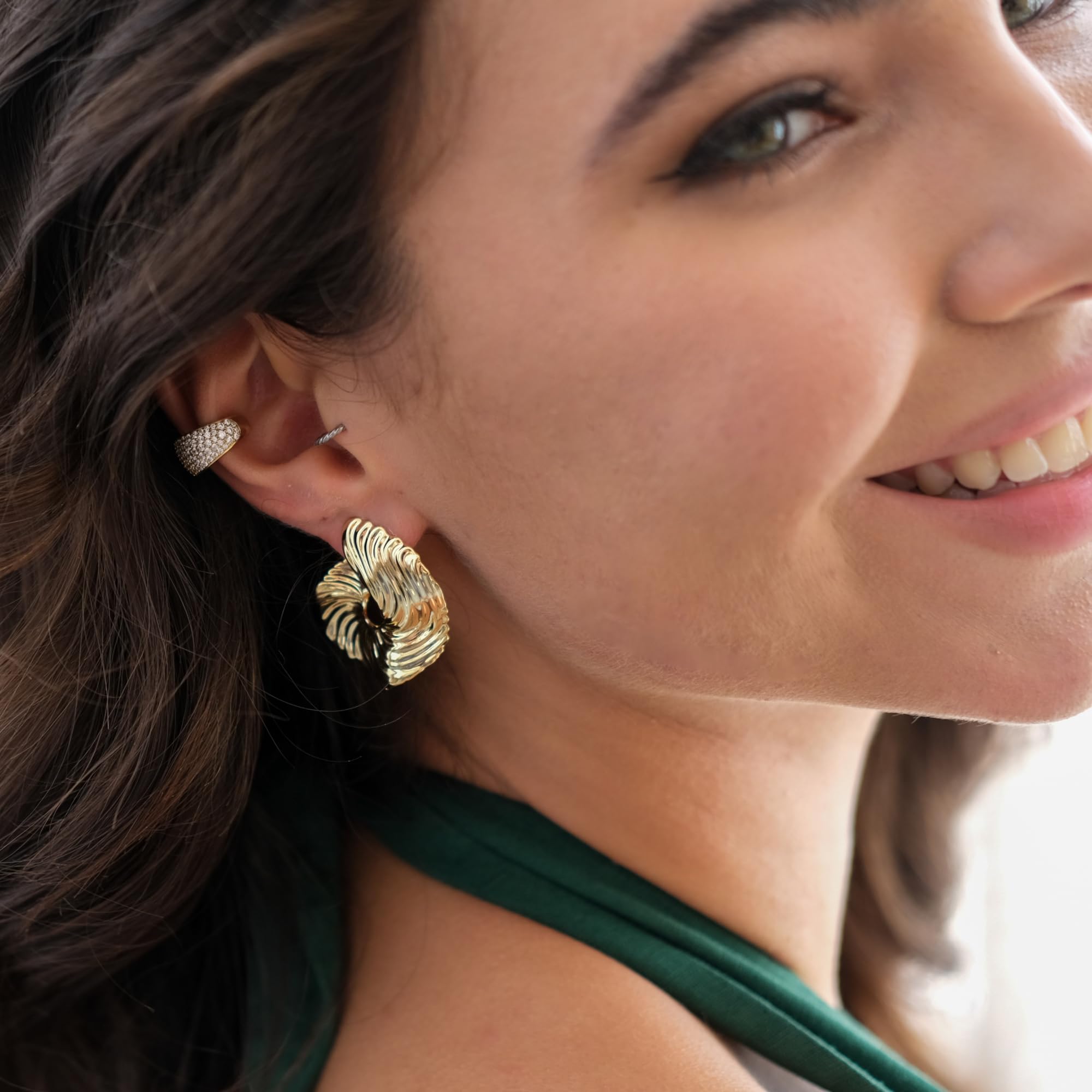 Dicke Diamant-Ohrmanschette | breite goldene Manschette ohne Piercing | klobige Knorpelmanschette Ohrwickel | dicke CZ-Gold-Ohrmanschette Gold Creolen