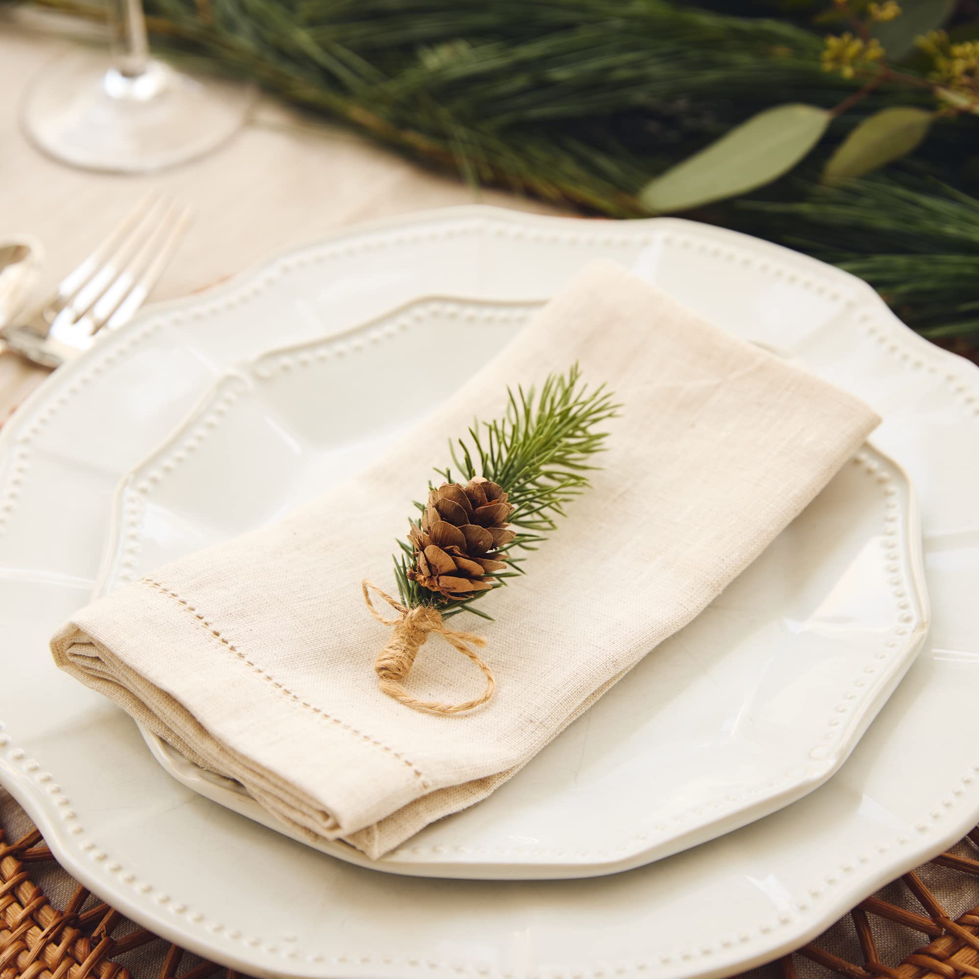 CLIO & CLOVER Leinenservietten – Naturleinenservietten, Set mit 4 Stück, 100 % Leinen, Hohlsaum, luxuriöses Design, wird wunderschön verpackt von der Londoner Marke Clio and Clover geliefert