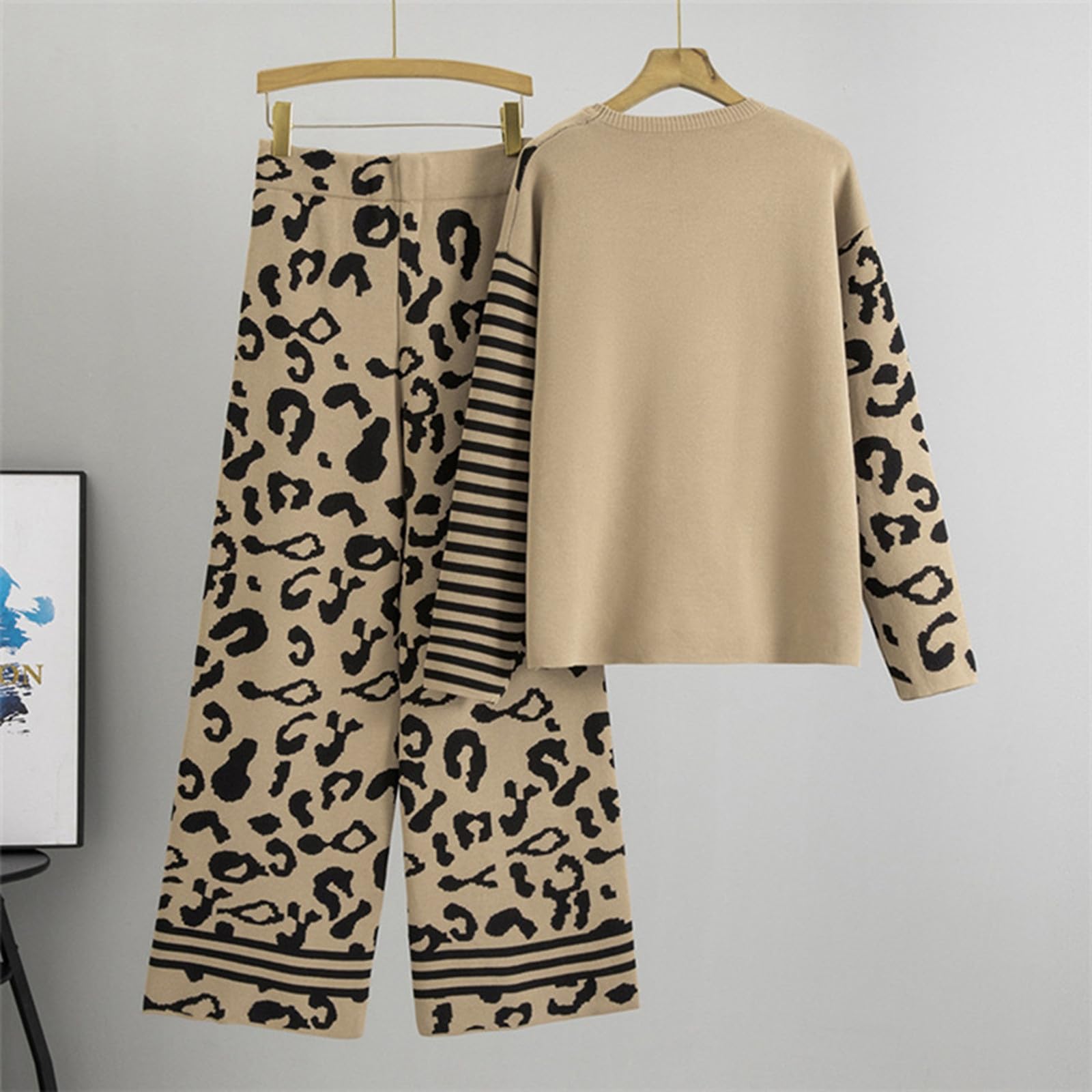 2026 Maglione Invernale Da Donna Due Pezzi Motivo Leopardato Casual Alla Moda Pantaloni Della Tuta Morbido Pullover + Pantaloni da Jogging A Vita Alta Chic e Elegante Confortevole Per Casa