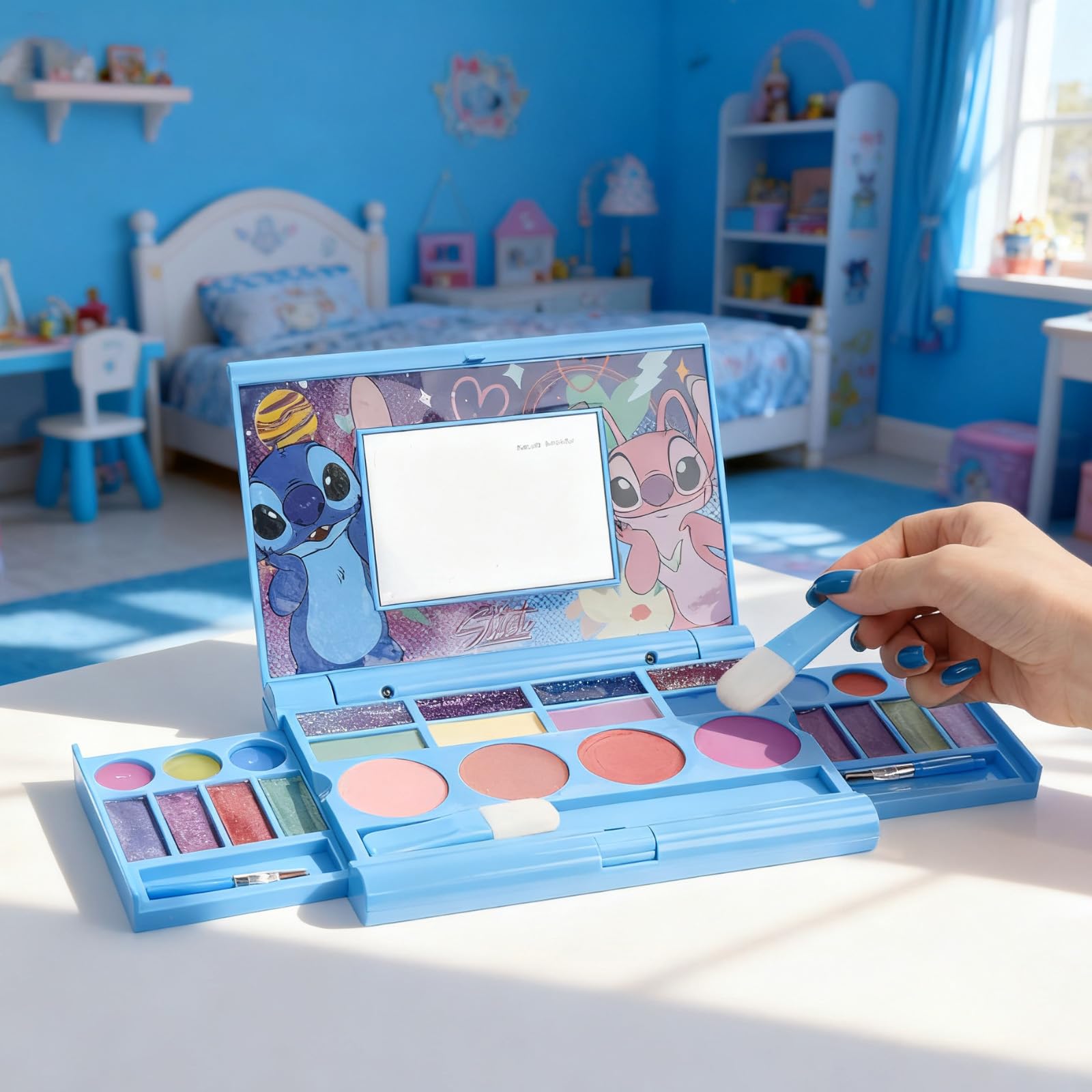 Stitch Coffret Maquillage Gloss, Ombres, Blush & Pinceaux Portable