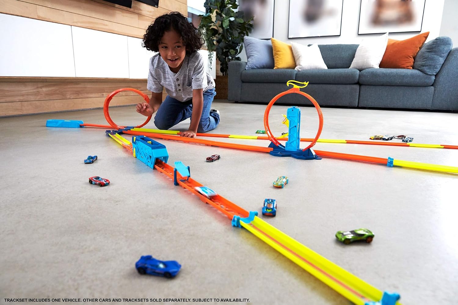 Hot Wheels Track Builder Unlimited Slide & Launch Pack for Kids 6 Years & Older with a 1:64 Scale Hot Wheels Vehicle, Moveable Kicker Booster & 3 Track Pieces that Connect to Other Sets
