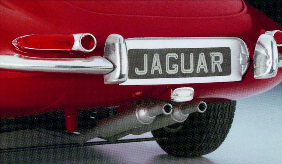 Revell 07390 - Jaguar E-Type (XK-E), im Maßstab 1:8