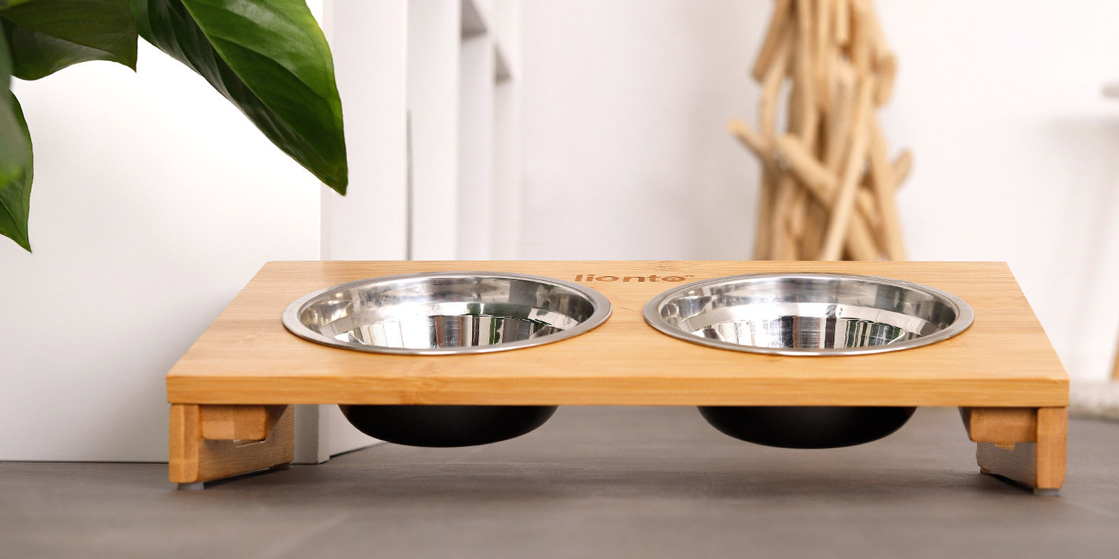 Portaciotole Rialzato In Bamb&ugrave; Per Cani - 2 Ciotole In Acciaio, Antiscivolo, Taglia S