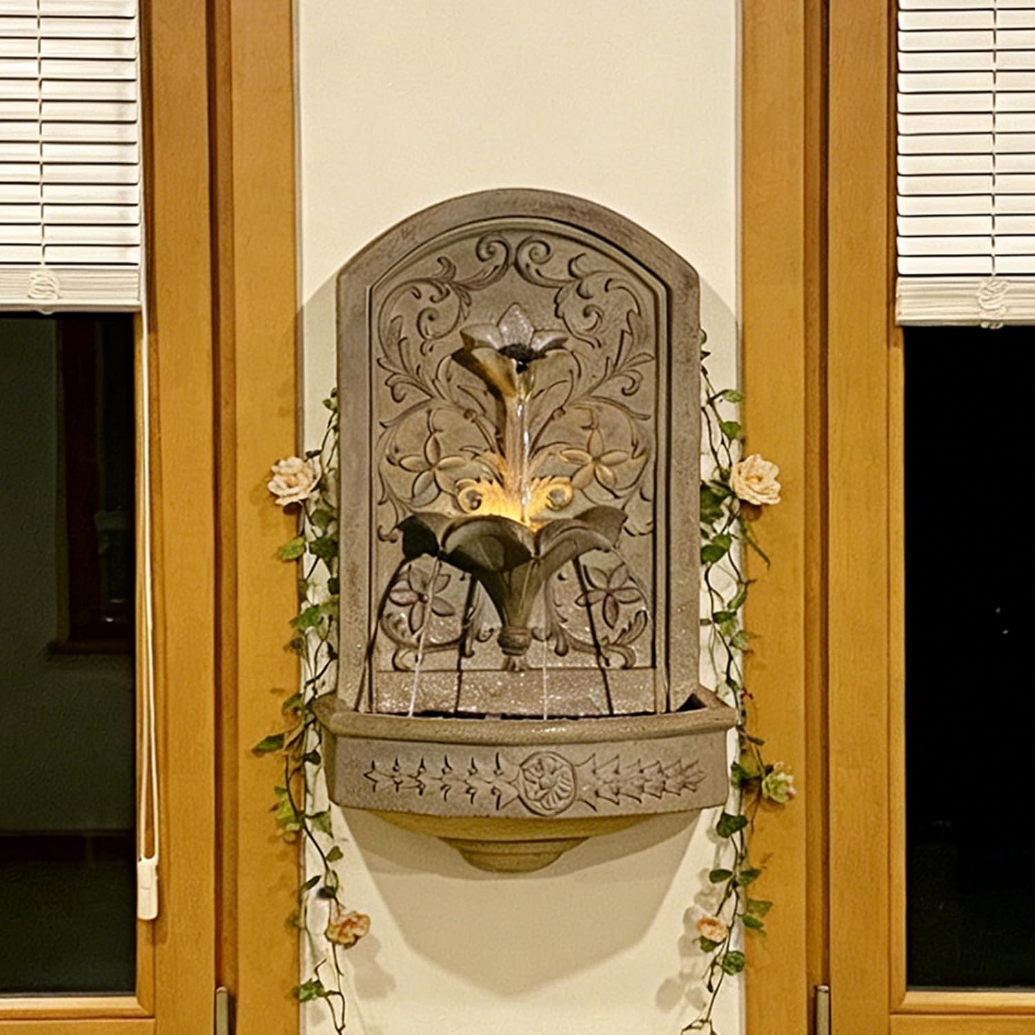 Bumilgar 72 cm Wand-Gartenbrunnen mit LED-Beleuchtung Vintage 3-stufiger Wandbrunnen dekorativ f r Balkon Terrasse und Garten als M bel- & Deko-Element in Beige-Braun
