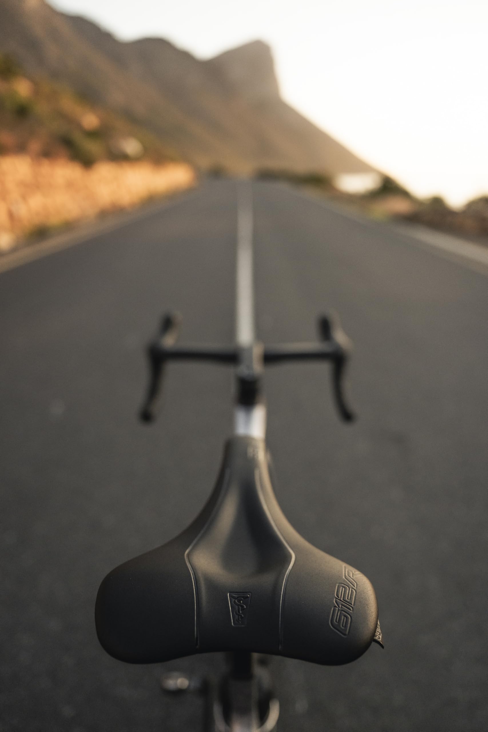 SQlab Rennrad Sattel 612 ERGOWAVE® R, Rennrad Fahrradsattel, ergonomischer Rennradsattel für Damen & Herren, in schwarz