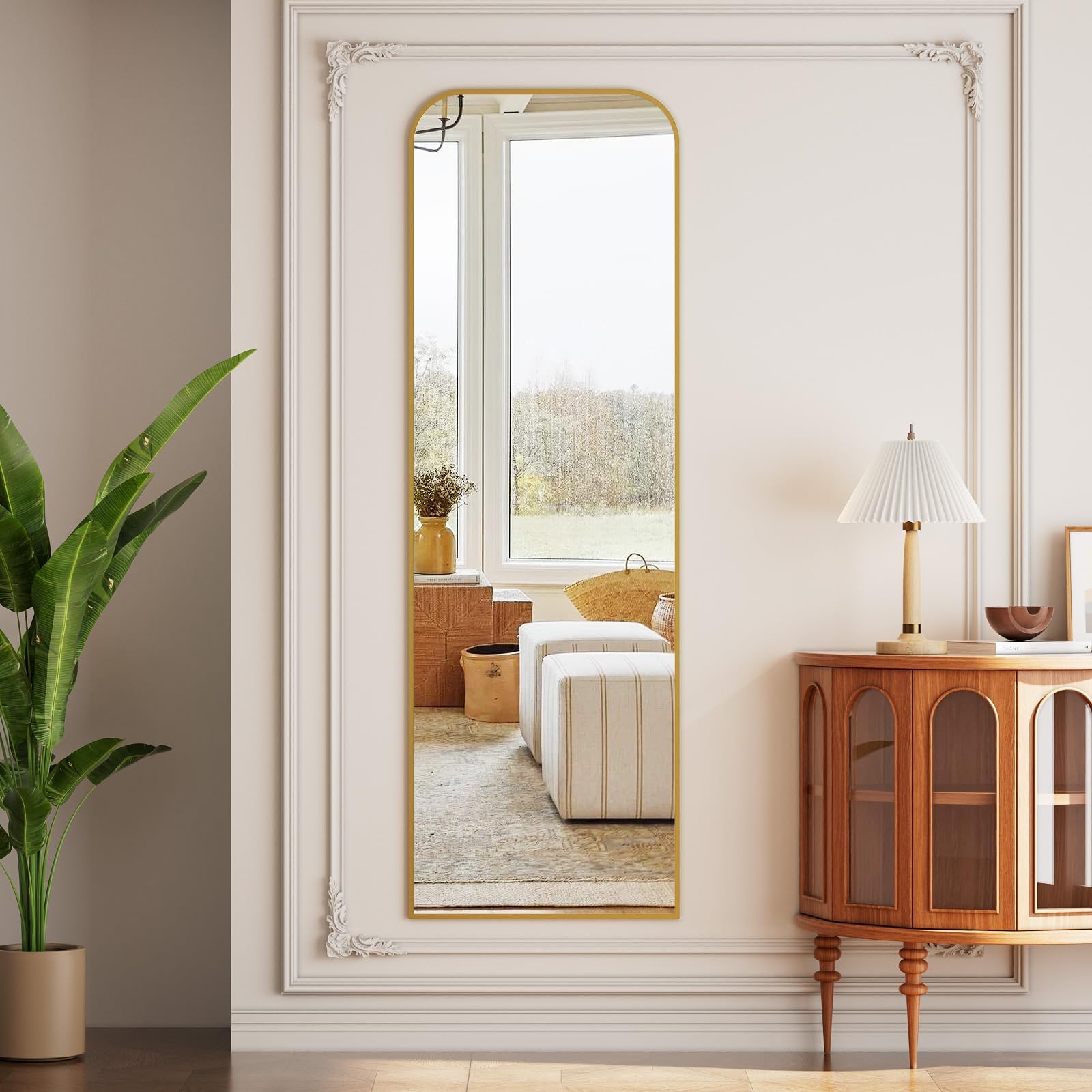 Koonmi Ganzkörperspiegel Bogen 52 x 142 cm Gold, Stabiler Rahmen im Alltag | mit Ständer, zum Anlehnen oder Aufhängen, stabiler Rahmen, Sicherheitsglas für Schlafraum, Ankleide, Wohnzimmer und Flur