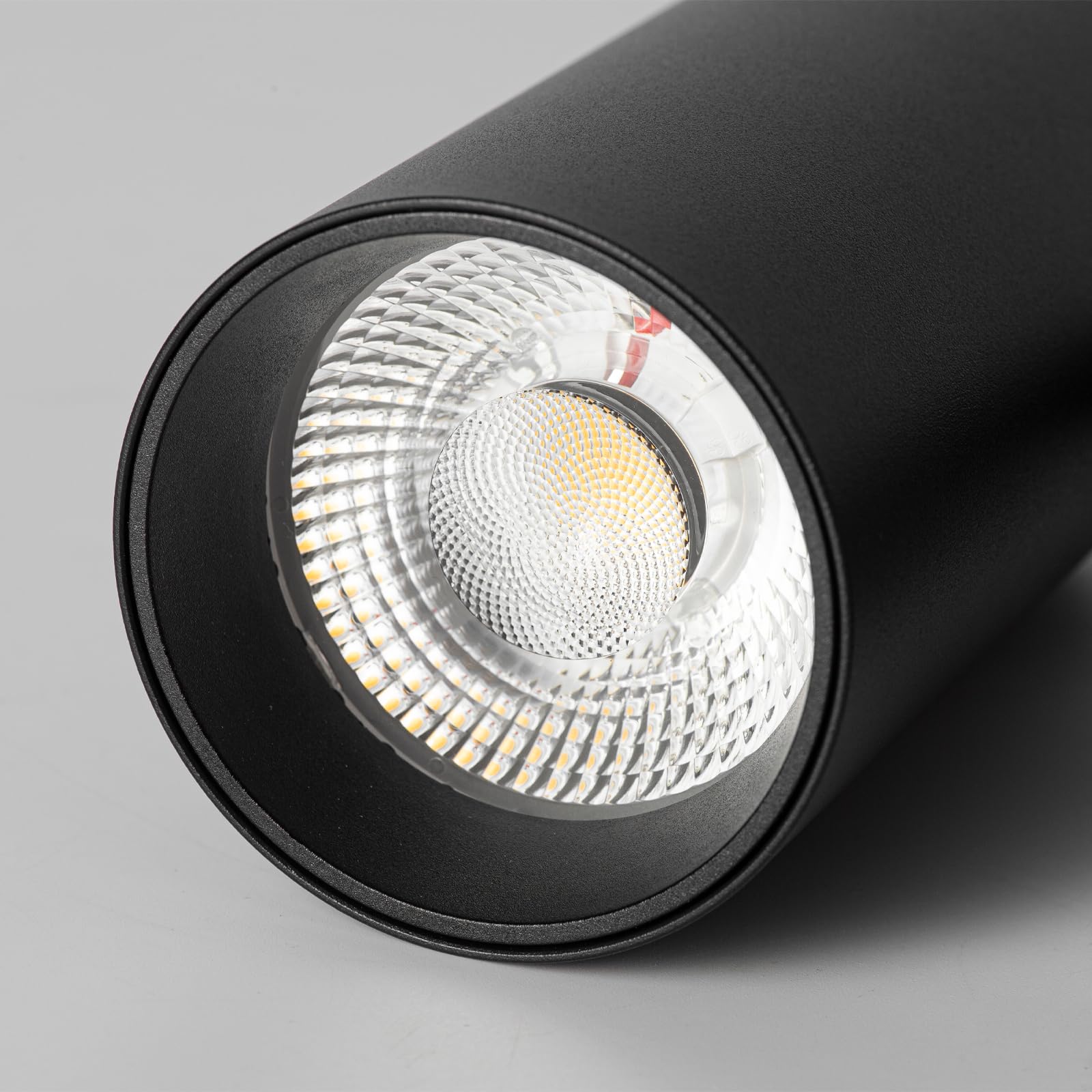 Alpinaluz Foco LED negro mate para carril monofásico 20W con CCT seleccionable 2700K-4000K-6000K, CRI90, 2000lm, apertura 40º y cabezal orientable para iluminación profesional IP20