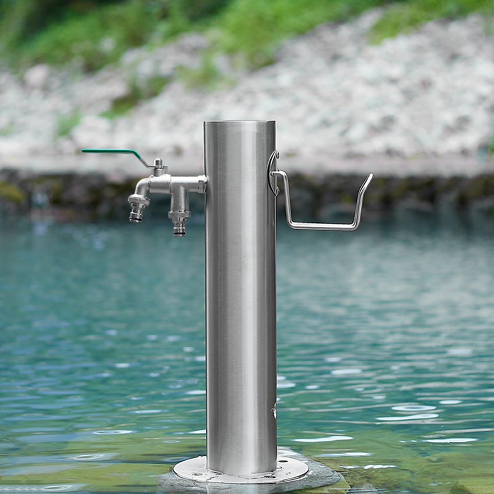 Gartenbrunnen mit Wasserhahn, freistehender Schlauchständer für den Außenbereich, Metall-Wasserfontäne zum Bewässern und Waschen, 86 x 10,5 cm, ideal für den Garten