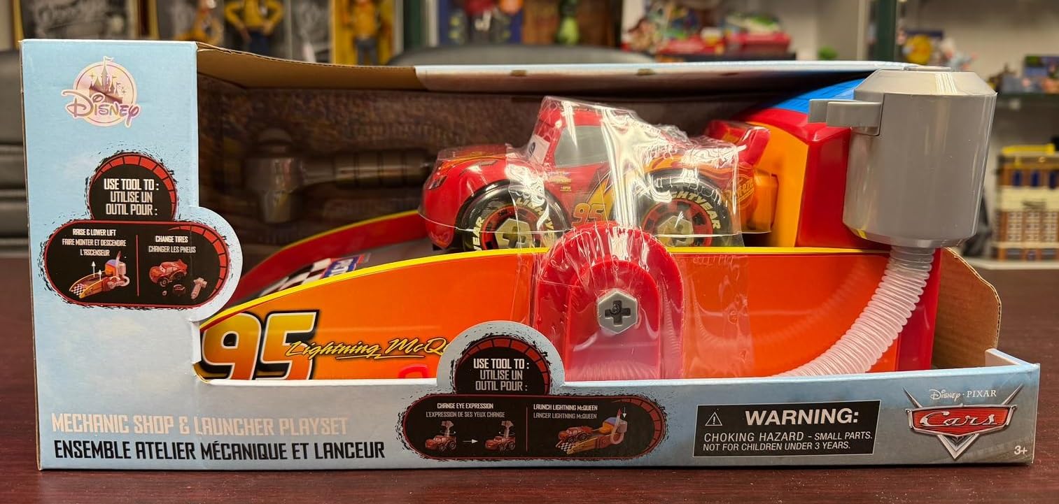 Disney Store Official Lightning McQueen Cars Playset