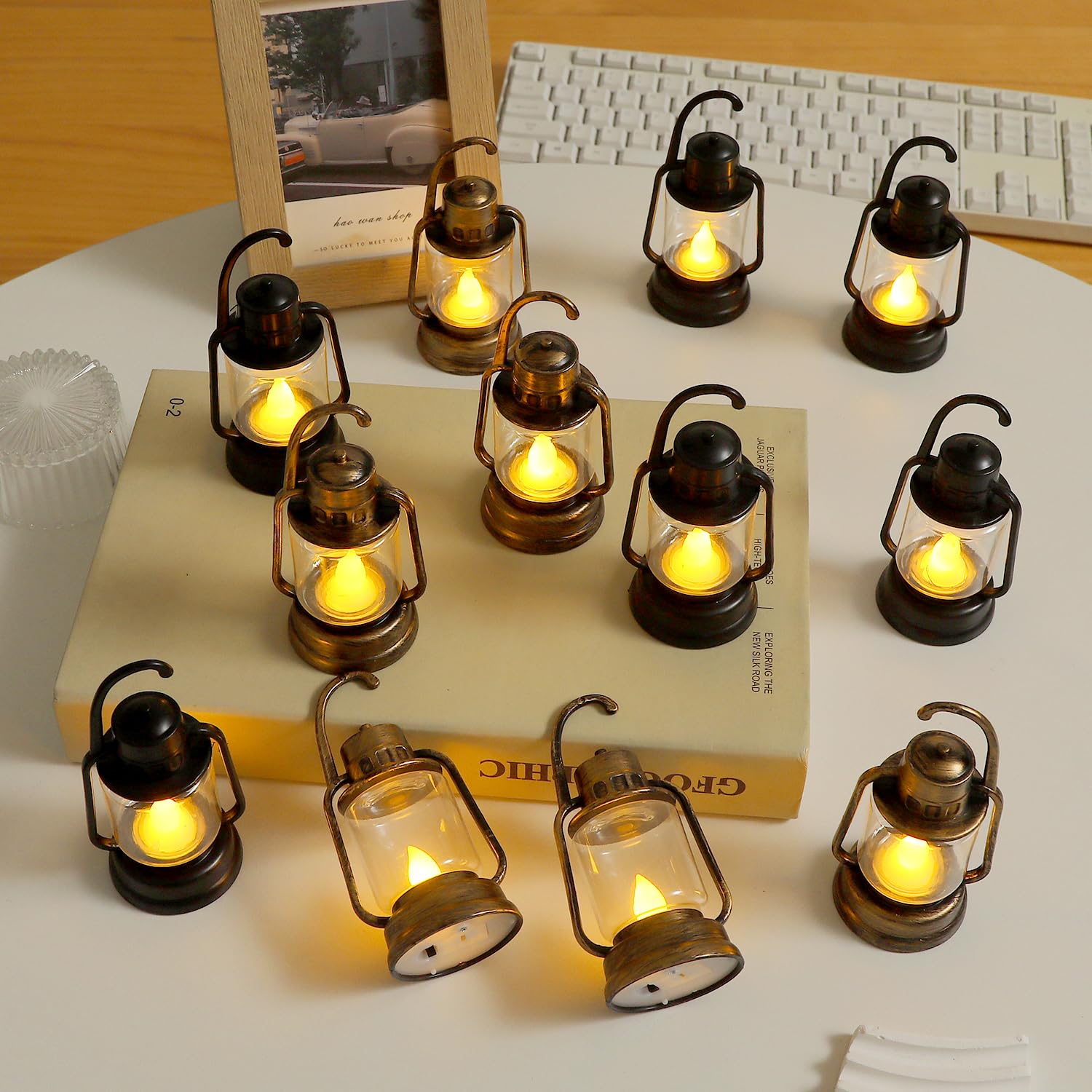Lot de 12 lanternes rétro à LED de 15,2 cm - Lanternes décoratives à suspendre pour décoration de mariage, Halloween, Noël et diverses fêtes (noir, taille L)